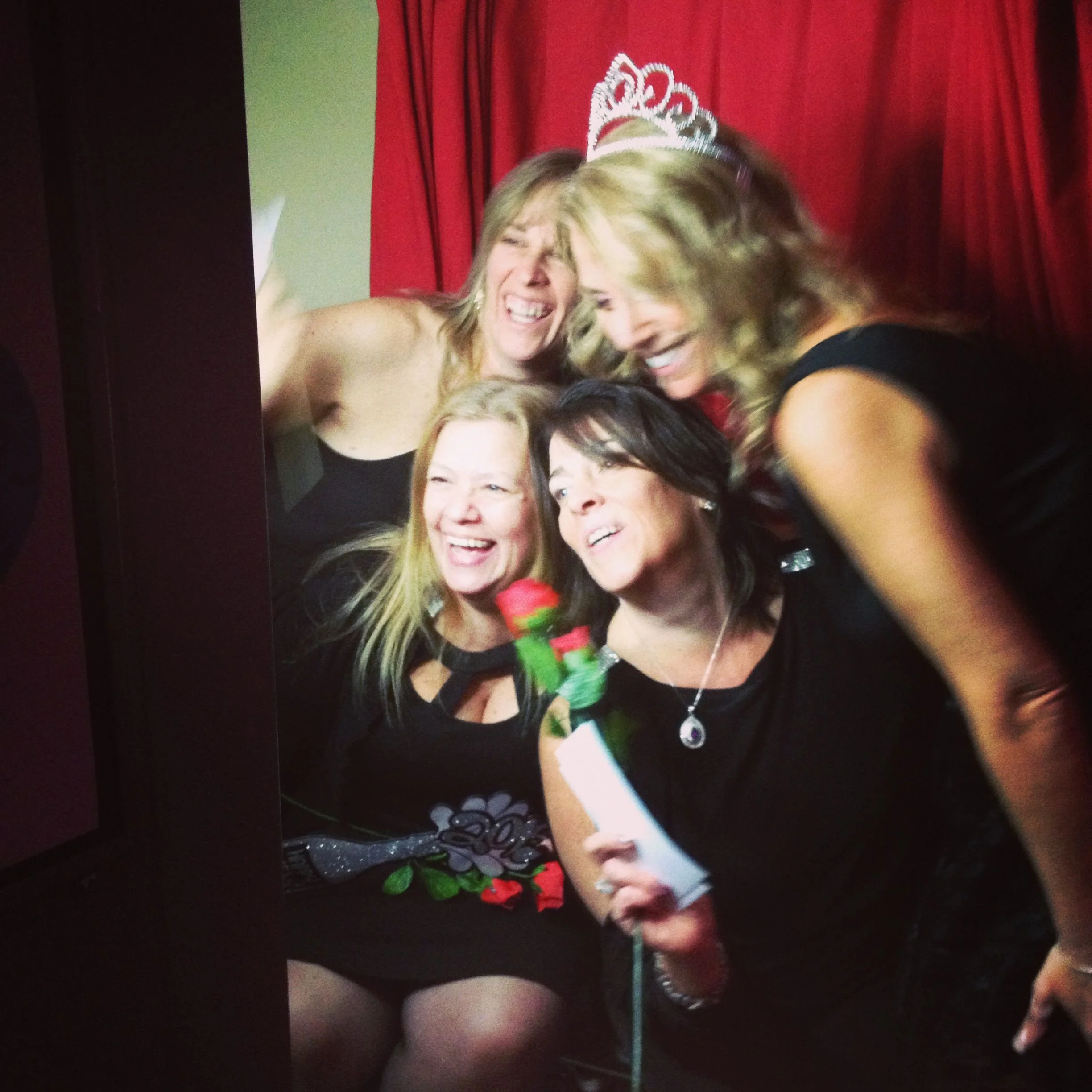 new jersey photo booth rental nj rockleigh country club, rockleigh, nj smiling guests