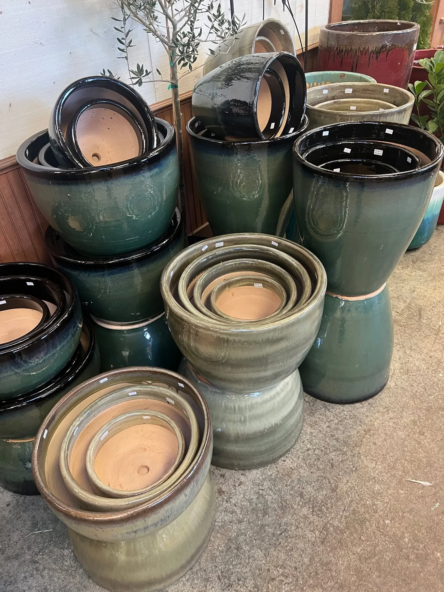 New pots.  Indoor/Outdoor/Orchids/Bonsai and so much more have started rolling in for the spring! #plantsmakepeoplehappy #plantpots #gardening #tacoma #gardensphere