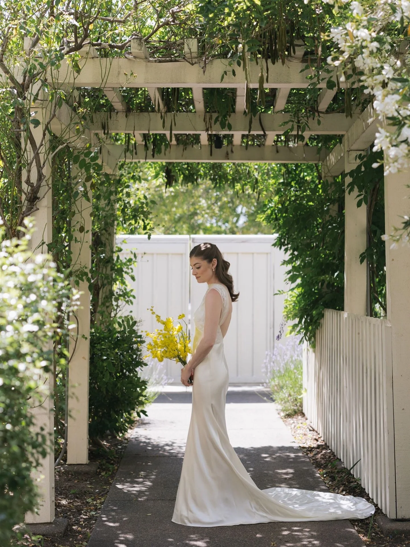 Simple elegant 🍋 yellow 

-
-
-
- 

Vendor team: 
Venue + Catering: @MacArthur
DJ: @DJ Jeremy
Photographer: @kaytzirklephotography
Florist: Kristen Hennings of Gather &amp; Kin
Rentals: @Encore
Beauty: Bridal by Jasmine
Dessert: Pretty Please Bakesh