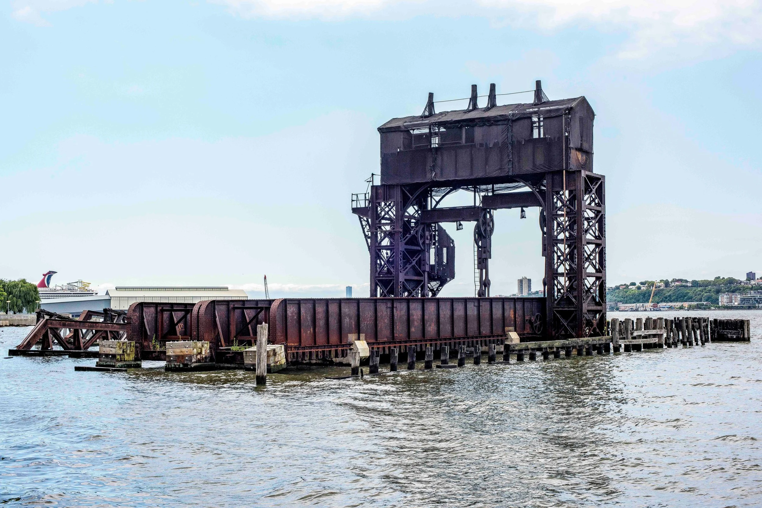 Preserved Lighter Gantry 5 7200-2331.jpg