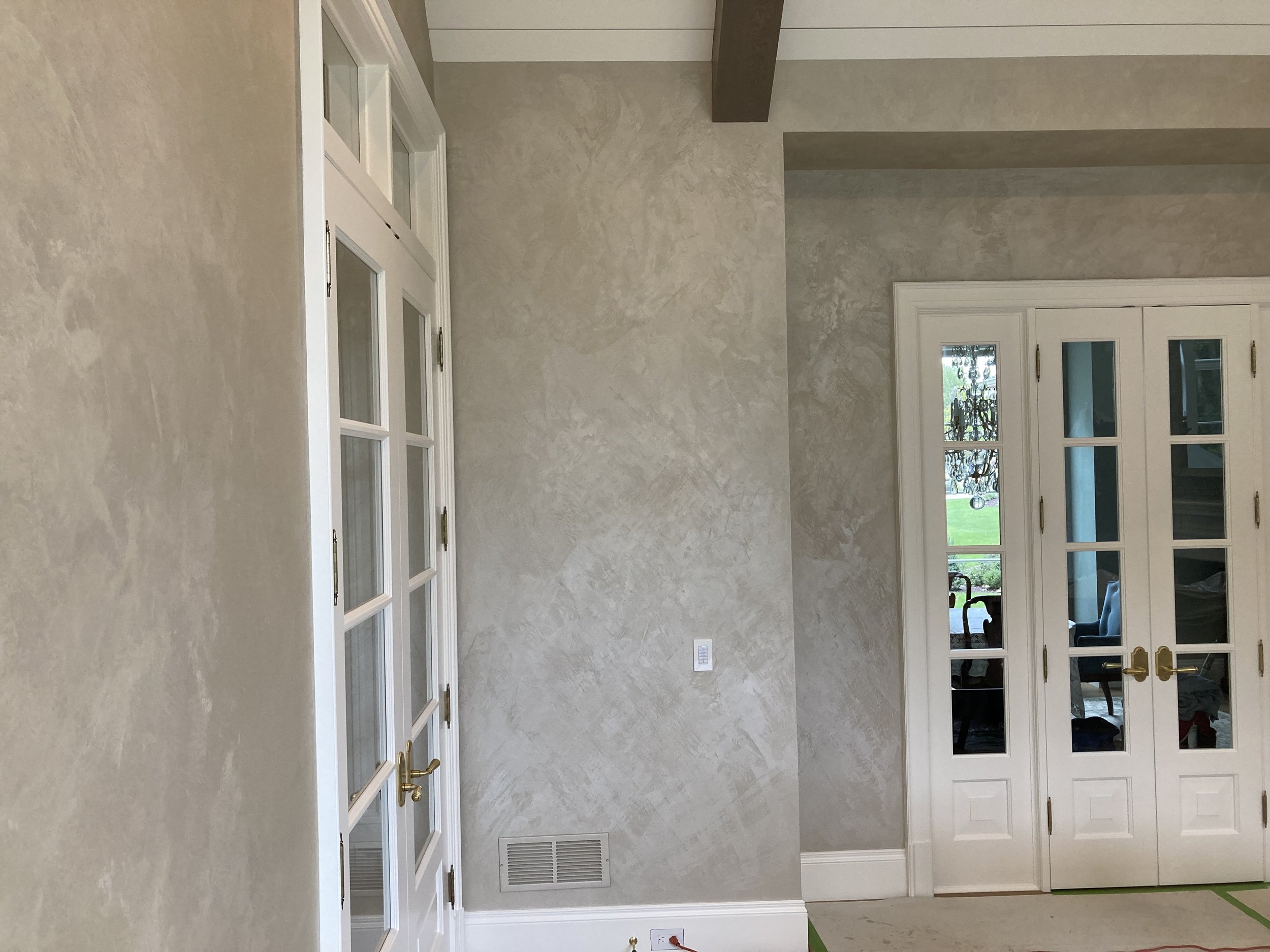 Residential Finishes. Venetian Plaster and Color Washing by Custom Artisan Finishes in Omaha, Nebraska