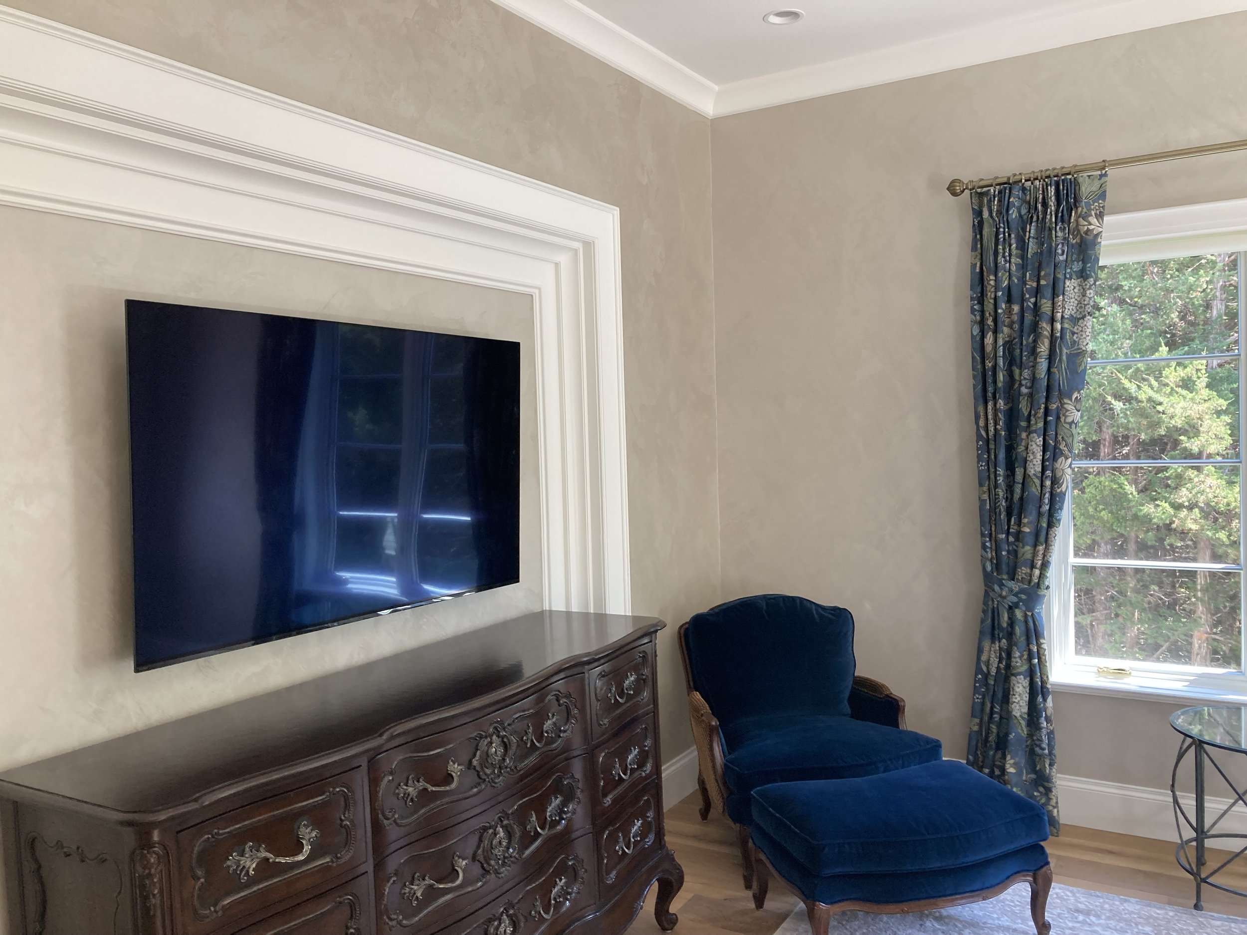 Residential Finishes. Venetian Plaster and Color Washing by Custom Artisan Finishes in Omaha, Nebraska