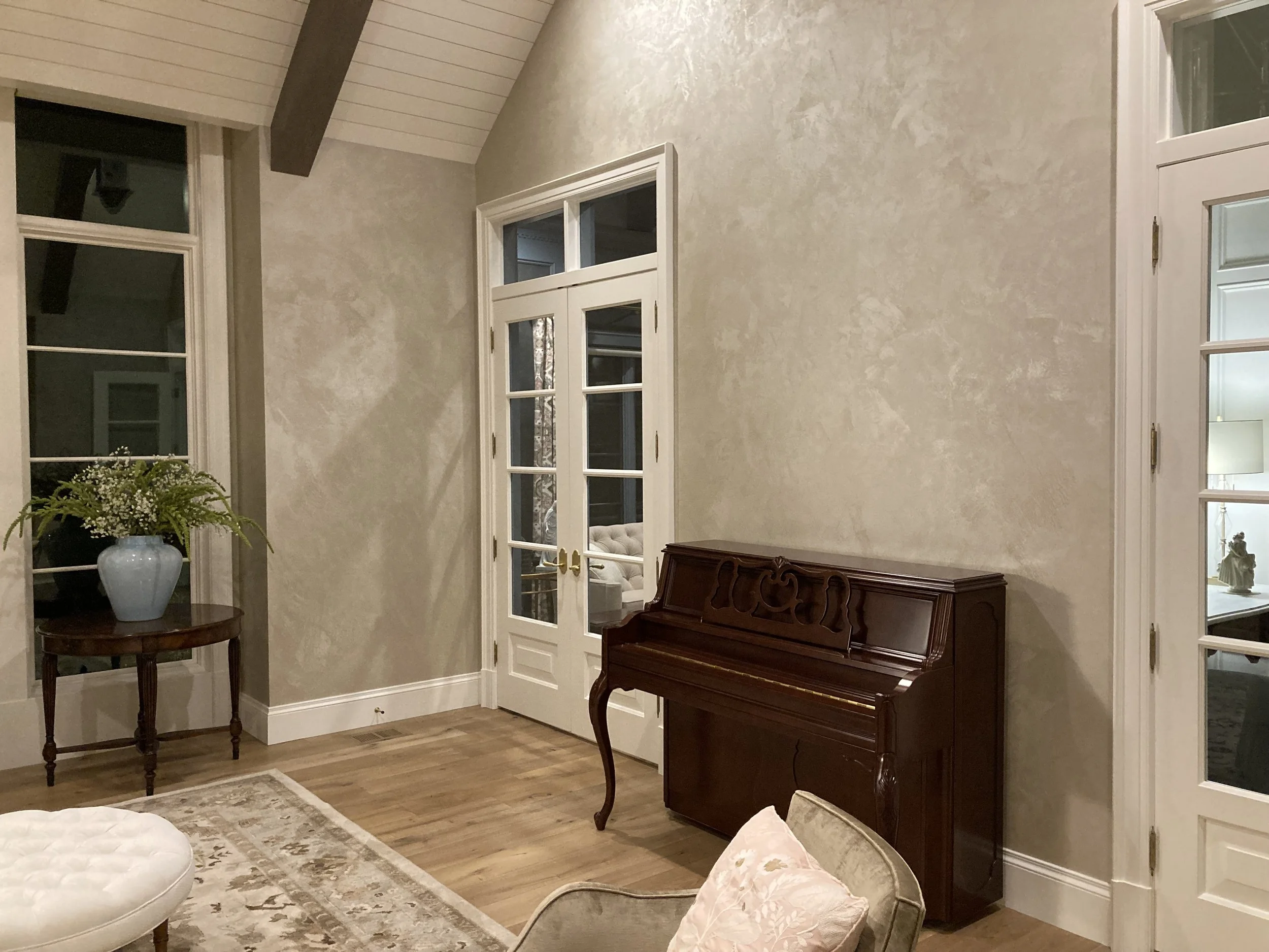 Residential Finishes. Venetian Plaster and Color Washing by Custom Artisan Finishes in Omaha, Nebraska