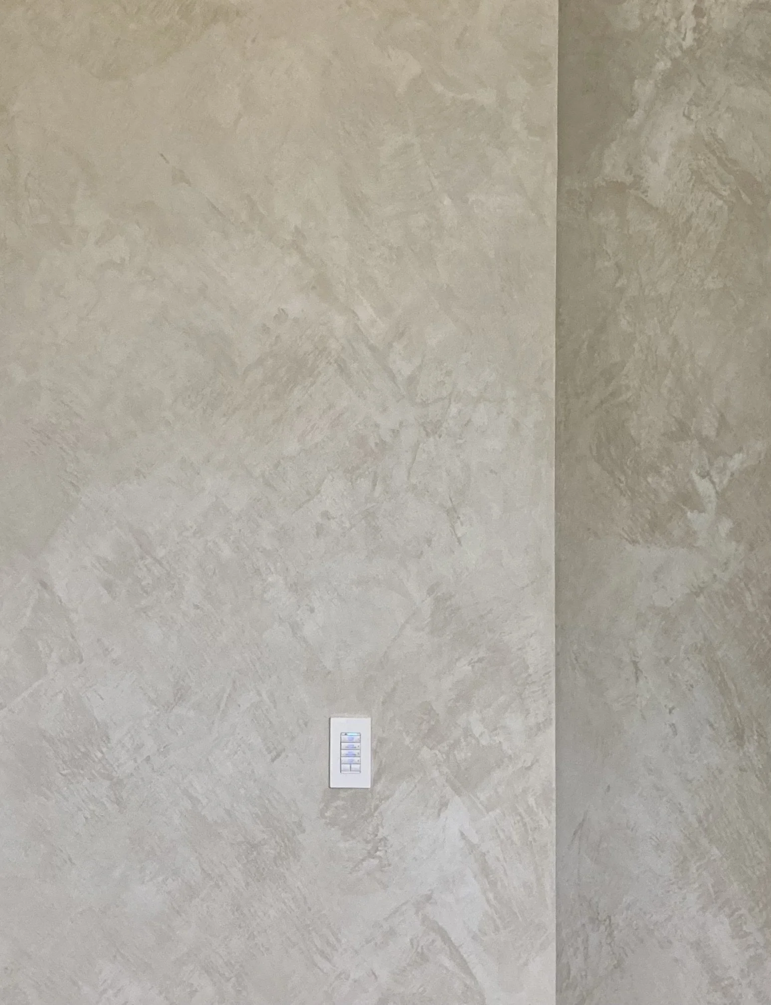 Residential Finishes. Venetian Plaster and Color Washing by Custom Artisan Finishes in Omaha, Nebraska