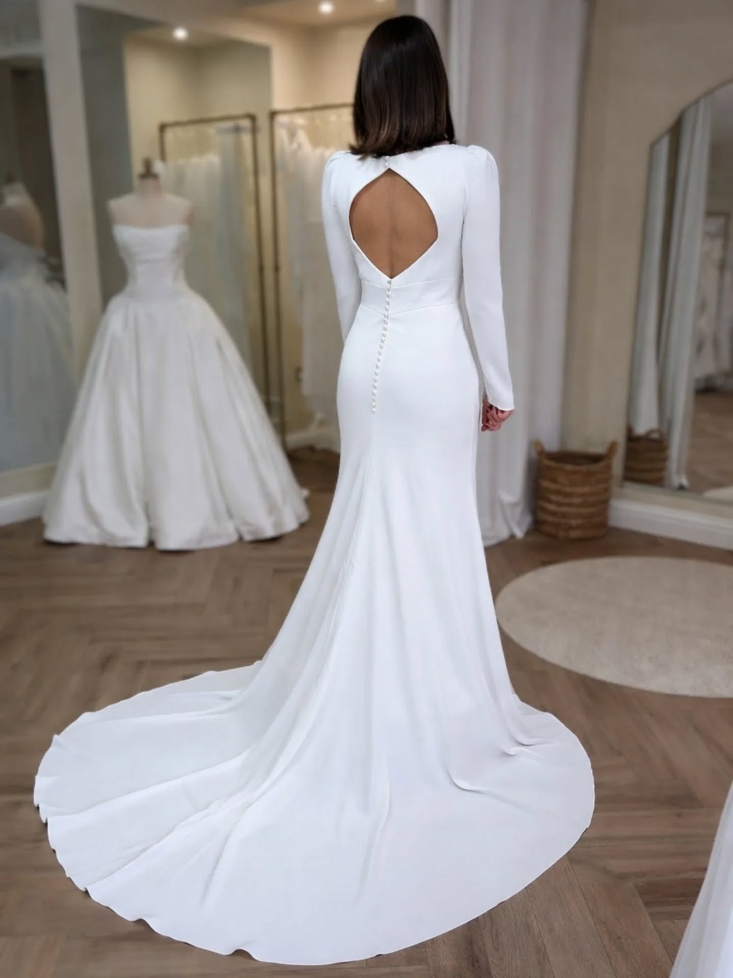 New Arrival ⚠️

Minimalism at its most powerful. ✨ 

This breathtaking Pronovias gown is the definition of modern bridal elegance. Crafted in luxurious, sculpting crepe, the sleek silhouette flows effortlessly into a dramatic train, while the strikin