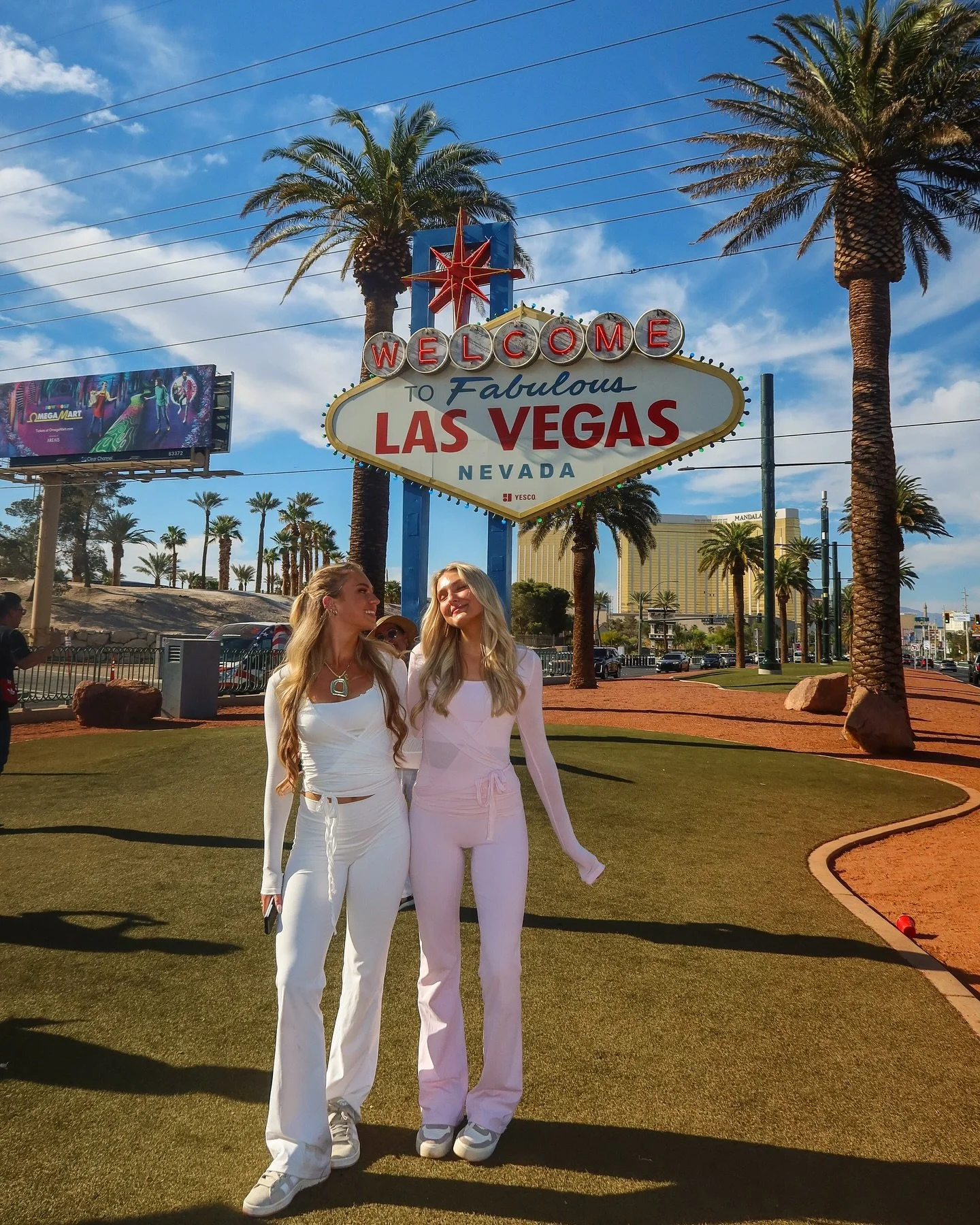 EA had an awesome weekend in Vegas 💥🎡

Our students loved David Guetta and The Chainsmokers 🎆🎉🔮

We have an upcoming Las Vegas tour on May 23rd with some AWESOME artists and performers&hellip;don&rsquo;t miss out 🤙🏻🫡