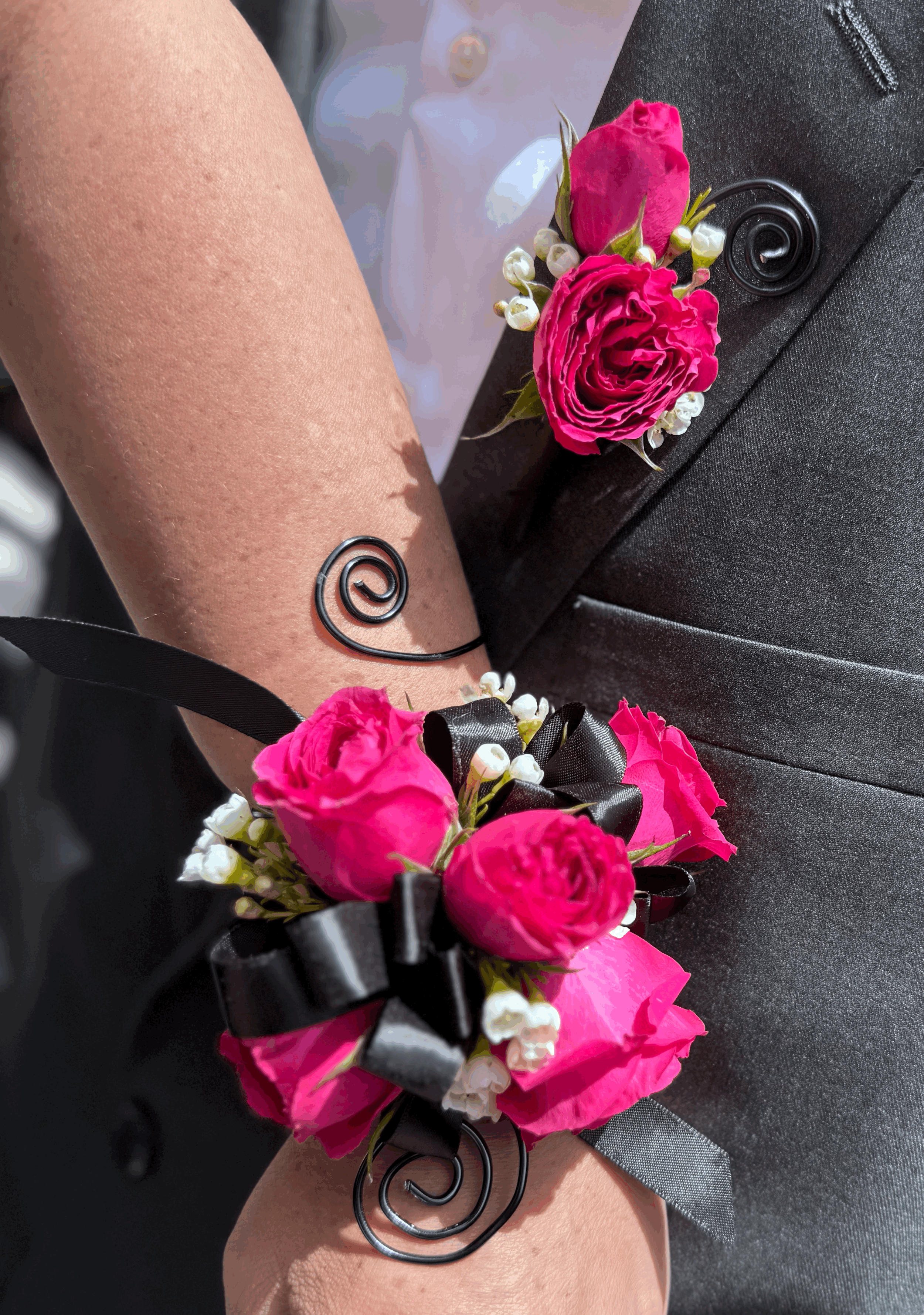 Premium Wristlet Corsage - Shine Brighter
