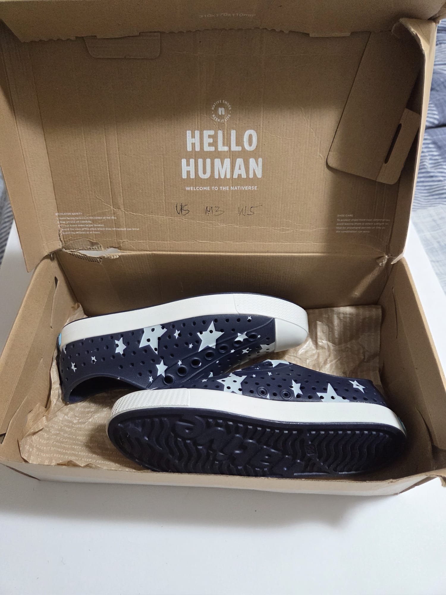 NATIVE SHOES, Jefferson Print,  Black shell with Multi white stars. US Size C4 at Tumex Retail Shop