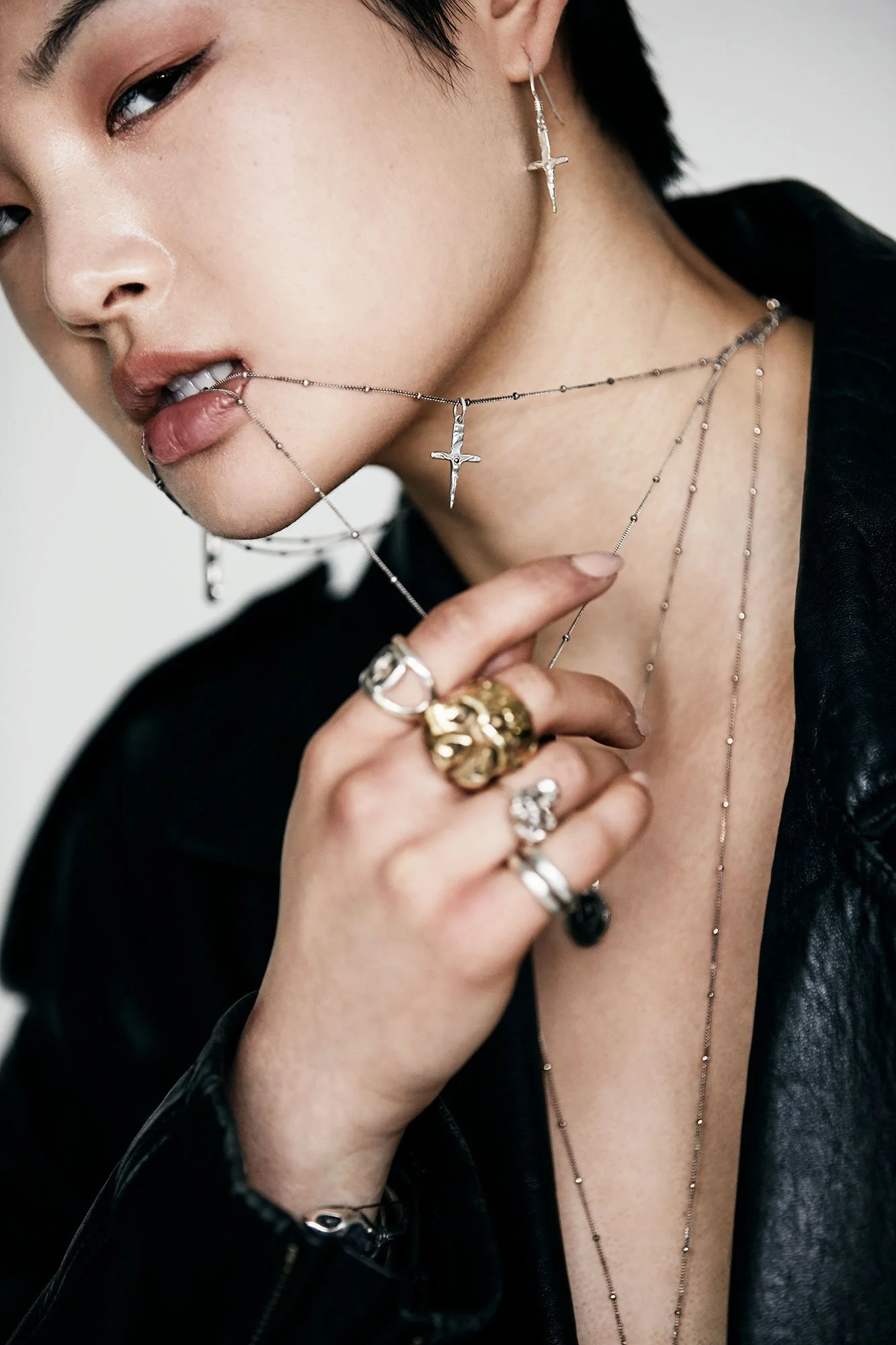 michael-scott-slosar-fashion-Britt-Bolton-jewelry-NYC-designer-maker-accessories-rings-chains-necklaces-earrings-Joyce-Mao-2019-006_D_1553-RT.jpg