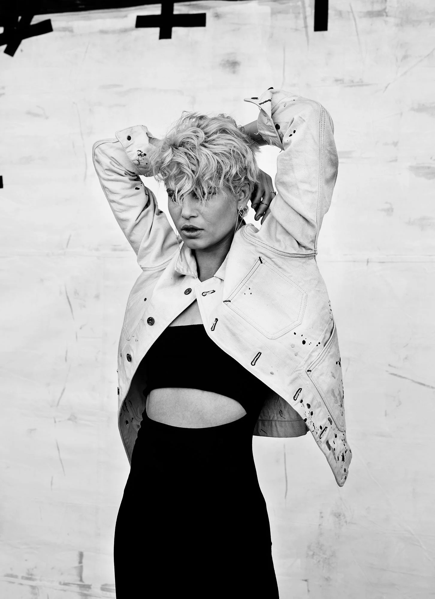 michael-scott-slosar-fashion-portrait-Hardenco-denim-durable-clothing-womenswear-b&w-2019-010-L-ThaisD'Lima-2004-RT-BW.jpg