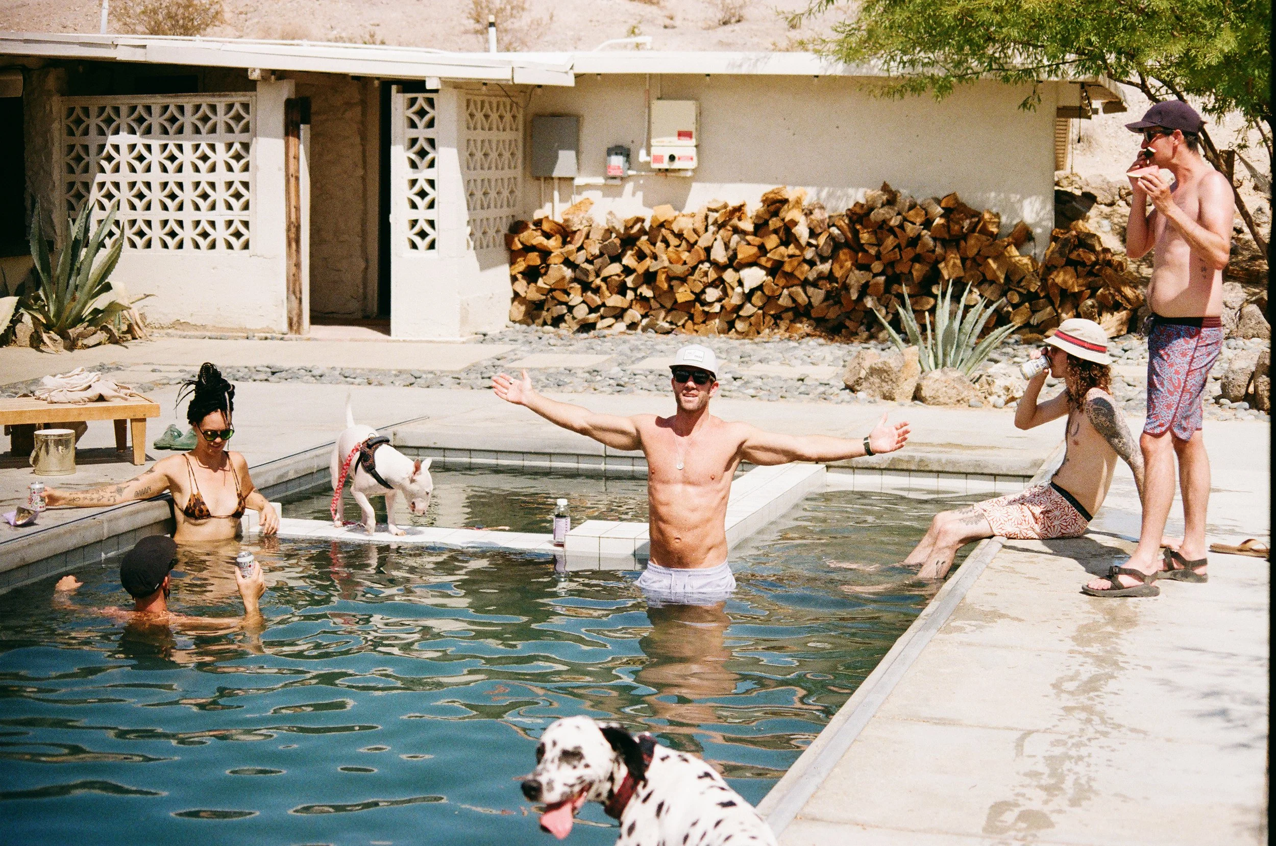 2025-AE1_Frank_Syd_Wedding_Kodak 200-004.jpg