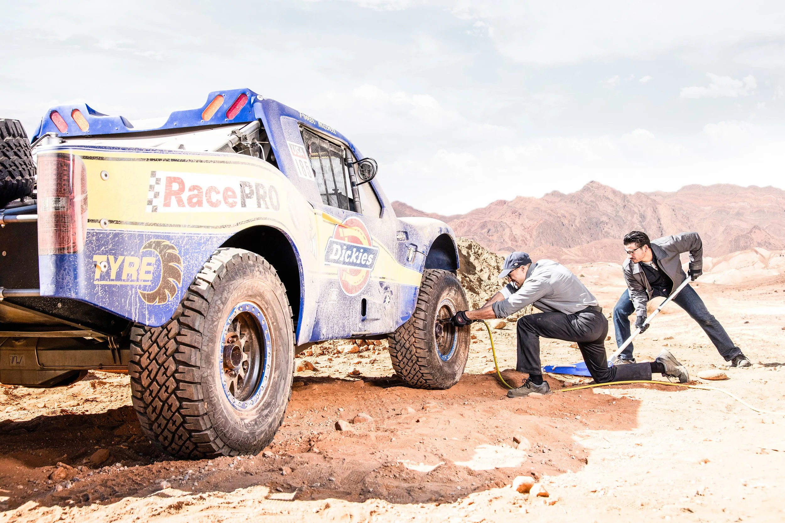 03_RALLY_CAR2-1127_final.jpg
