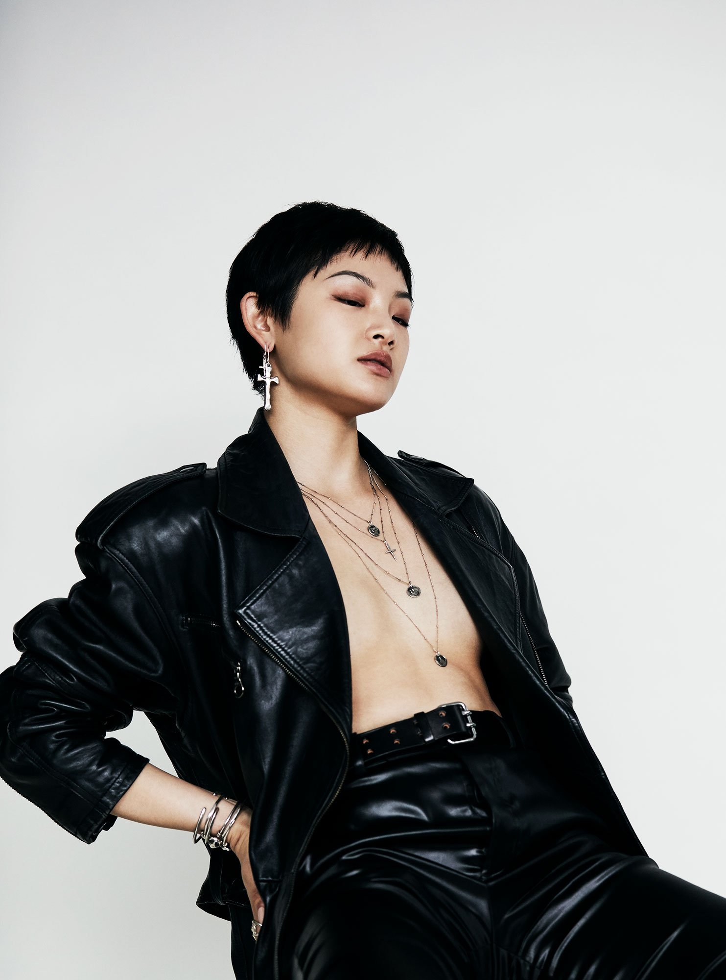 michael-scott-slosar-fashion-Britt-Bolton-jewelry-NYC-designer-maker-accessories-rings-chains-necklaces-earrings-bracelet-Joyce-Mao-2019-006_D_1419-RT.jpg