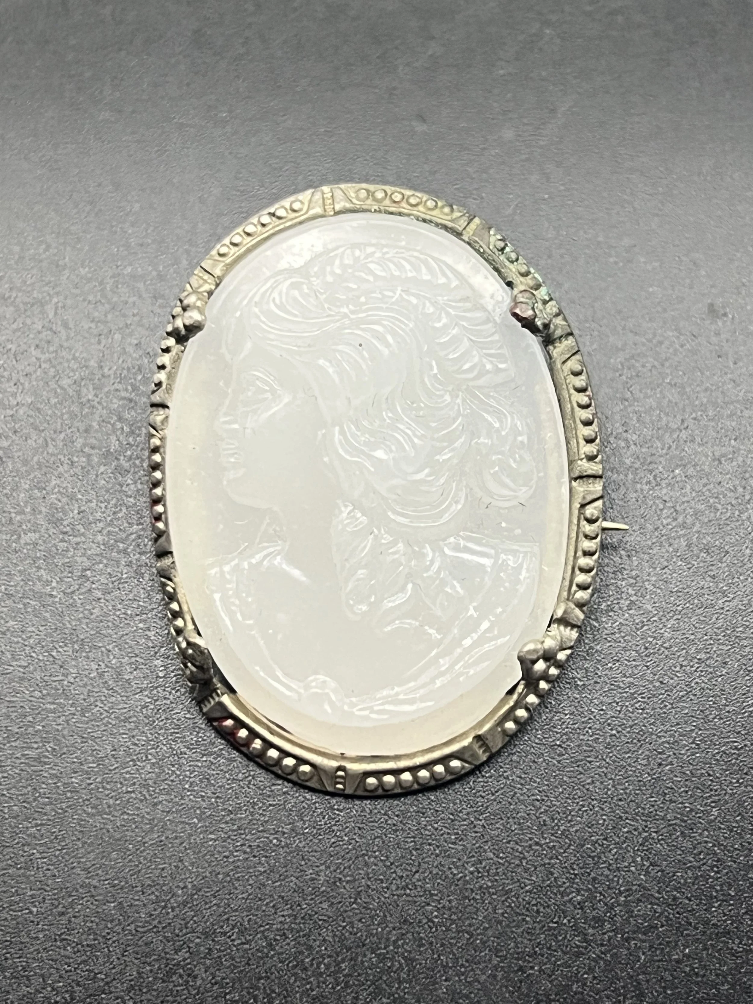 Art Deco Pressed Glass Cameo Brooch