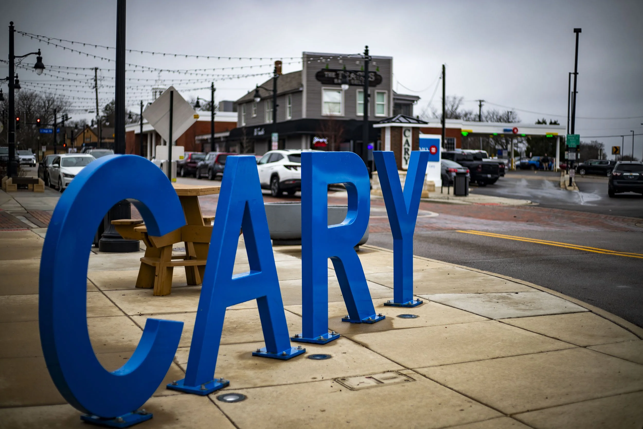 Blue label in downtown od Cary, IL  (2026)