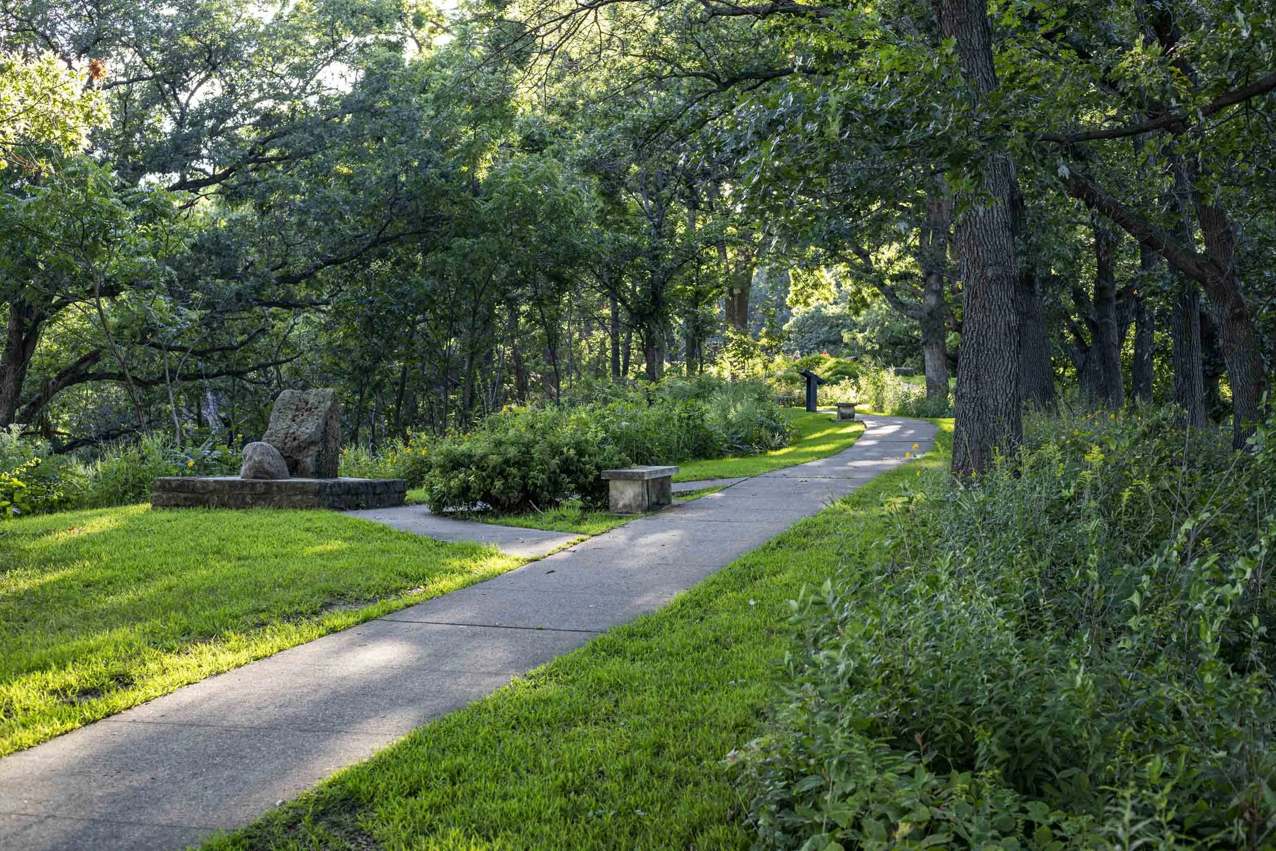 Path to Dubuque Monument