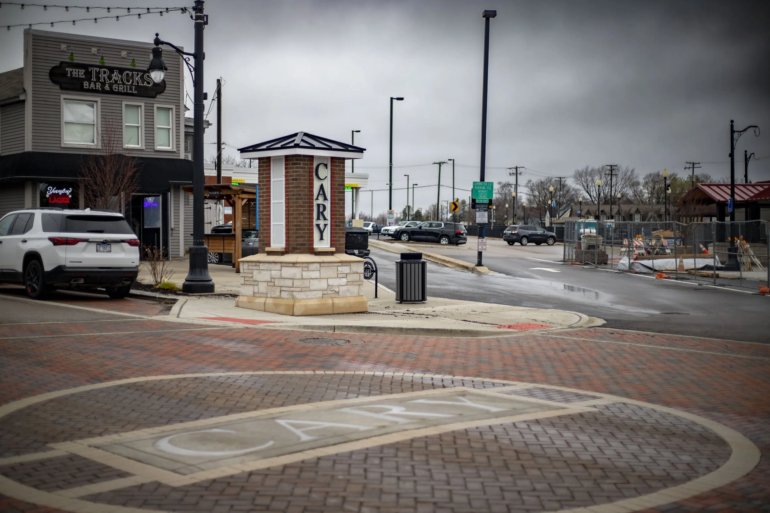 Opposite the station is the renowned Tracks restaurant.  (2026)