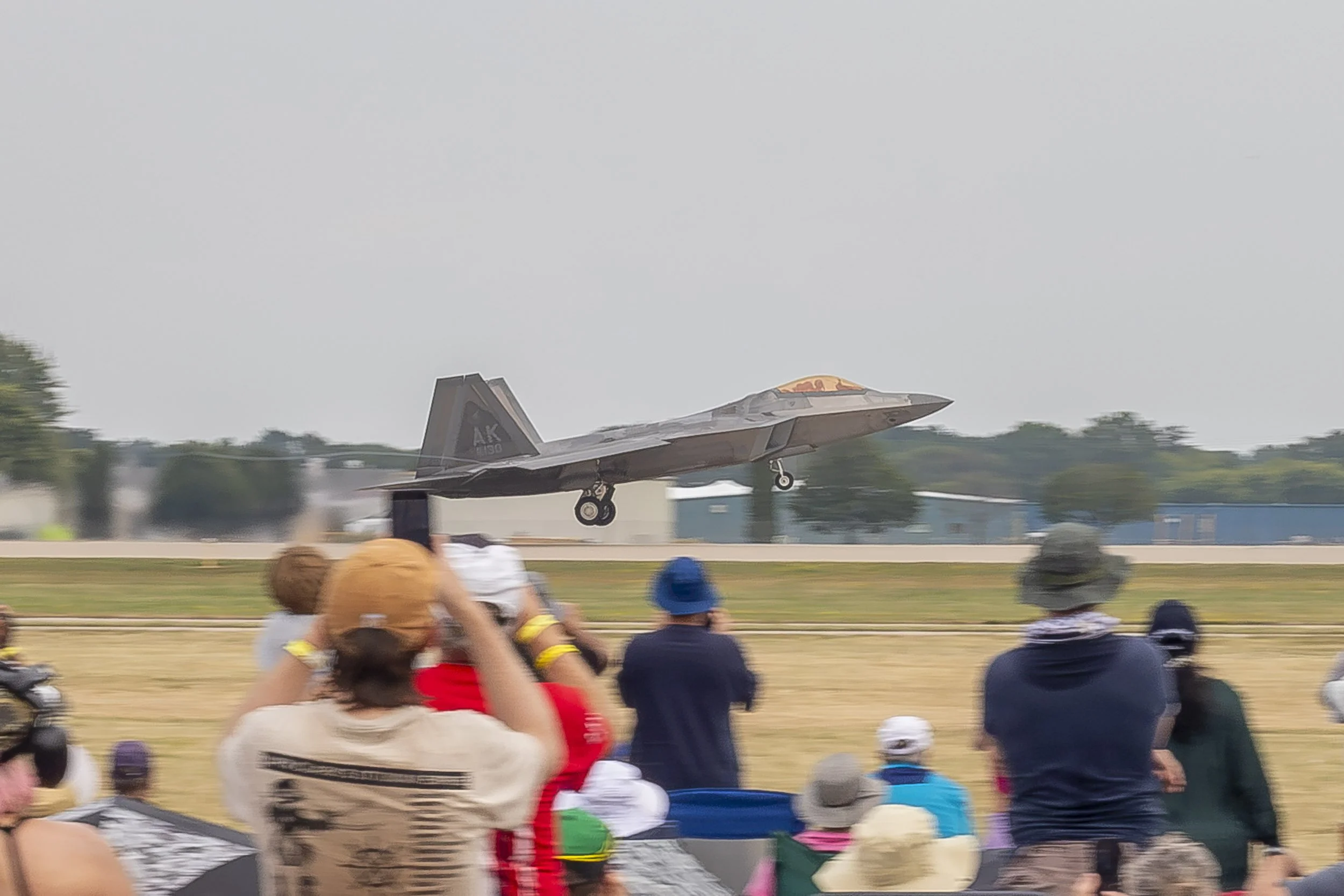 F-22 take off-260726.jpg