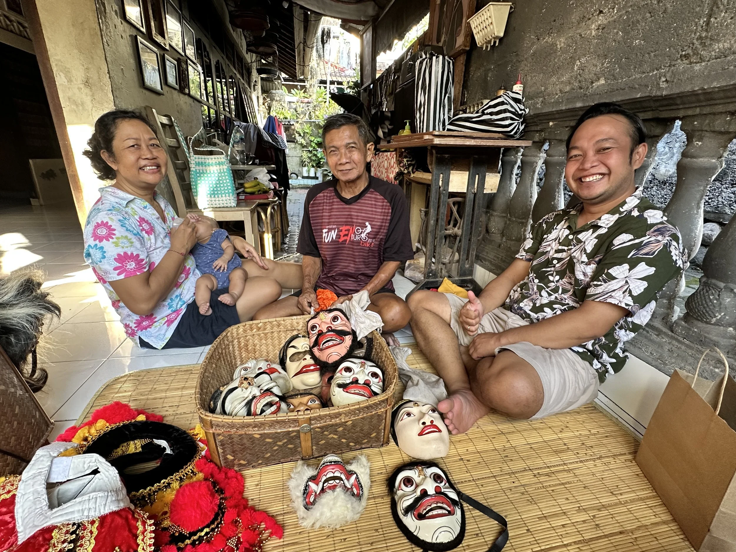 MaskTopengPerformerCostumeMakerFamily.jpeg