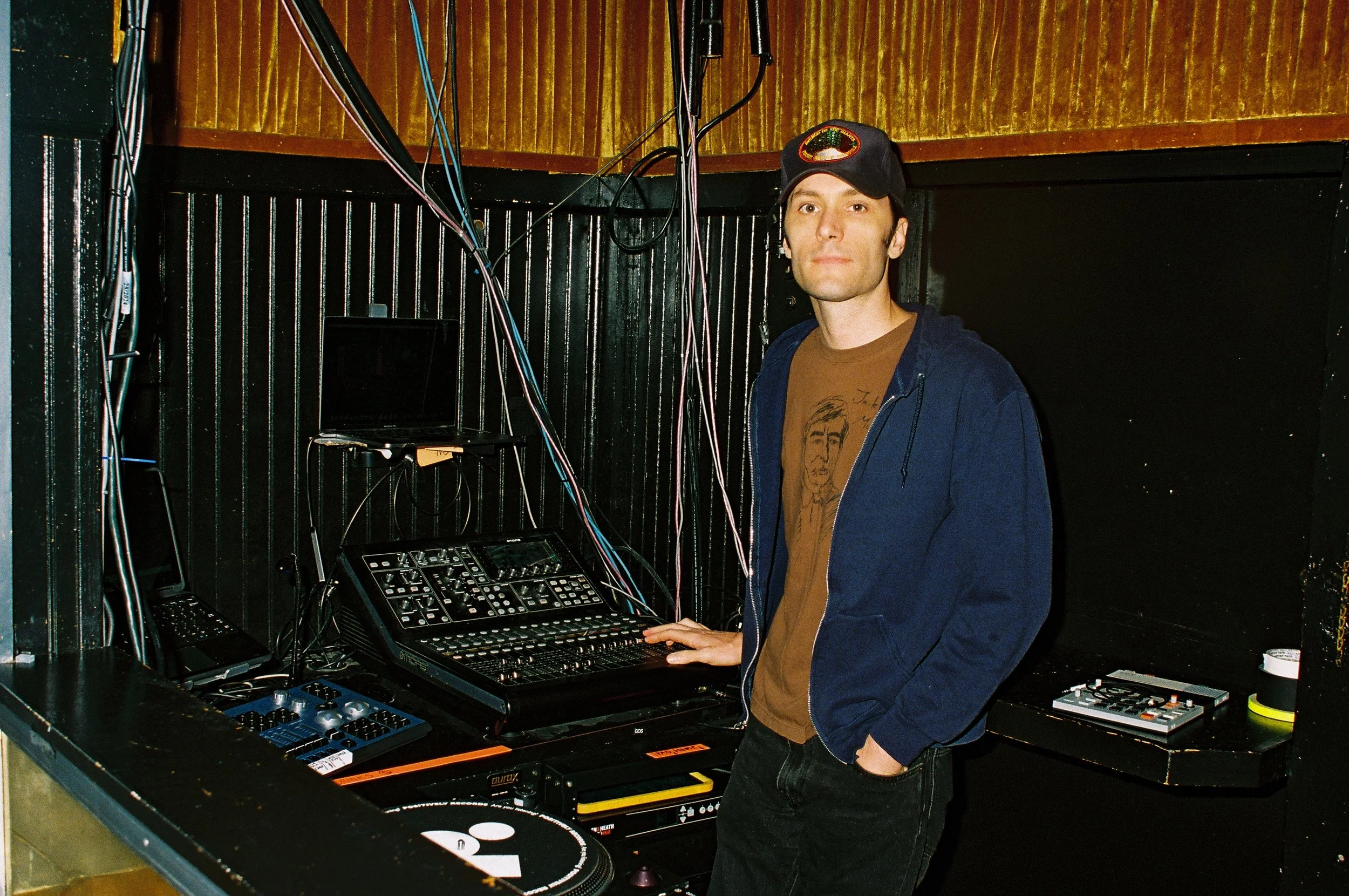ben0039-R2-034-15A.jpg