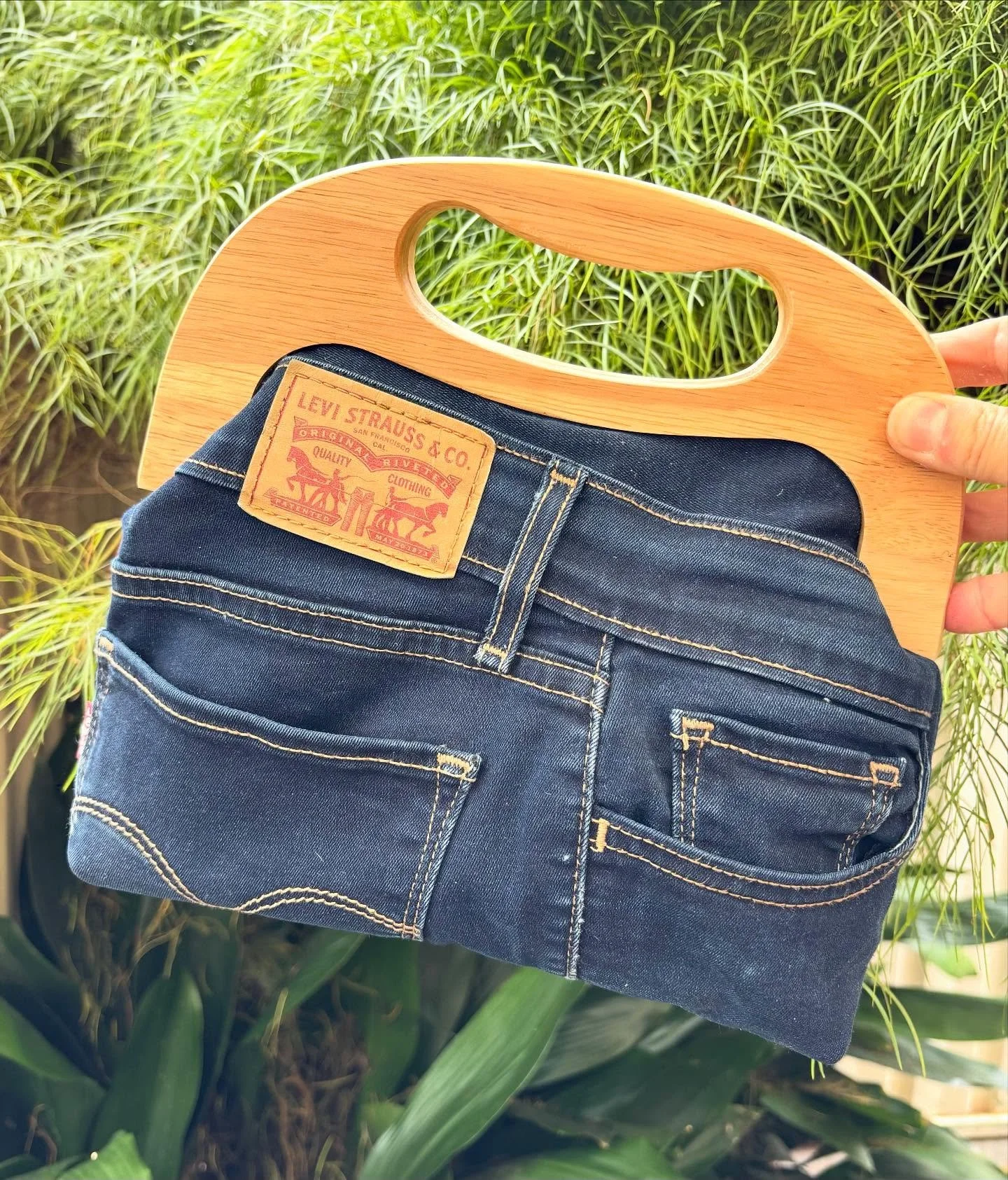 I&rsquo;ve been making so many denim bags lately because you guys keep loving them!  But I can&rsquo;t take credit for the idea &mdash; @momoyama_bags is the true OG of bag-making. Their creativity and craftsmanship are on another level, and they&rsq