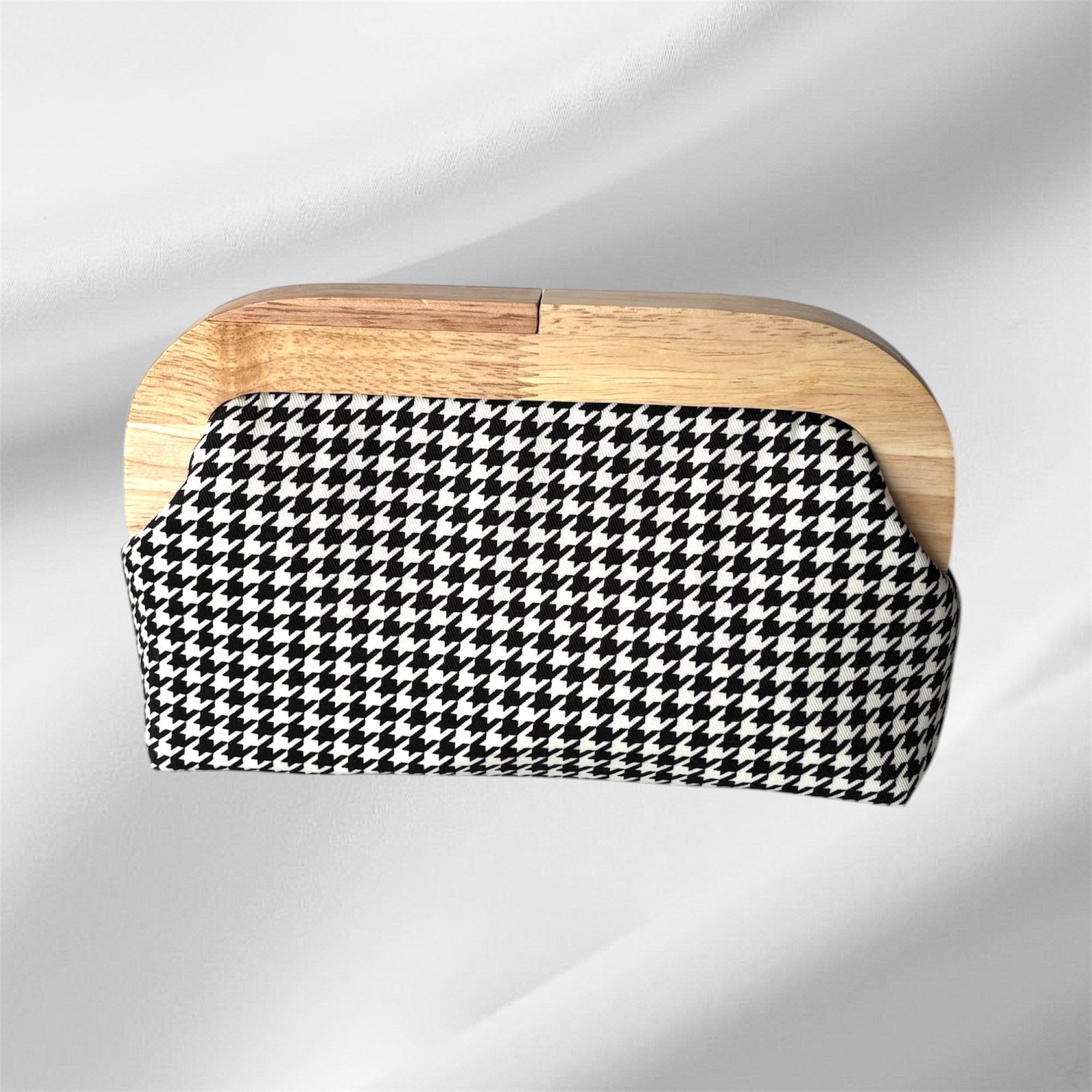 Houndstooth - Long Timber Handle