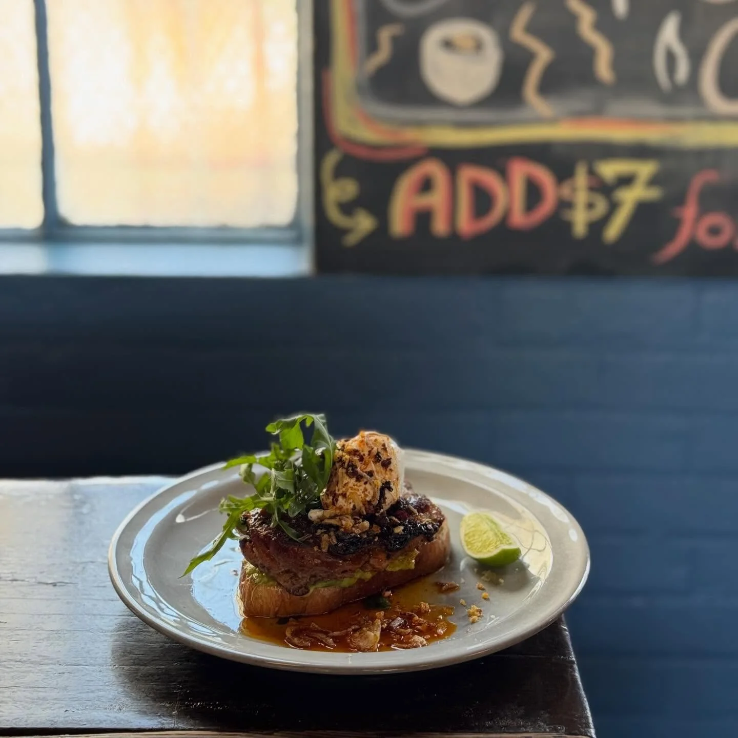 🔥 Saturday Special 🔥
Grilled chicken on creamy avocado toast, topped with a silky poached egg and a drizzle of house-made chilli oil.
Spicy. Satisfying. Absolutely unmissable.

Available today only &ndash; while it lasts.
#WestEndEats #BrisbaneBrun