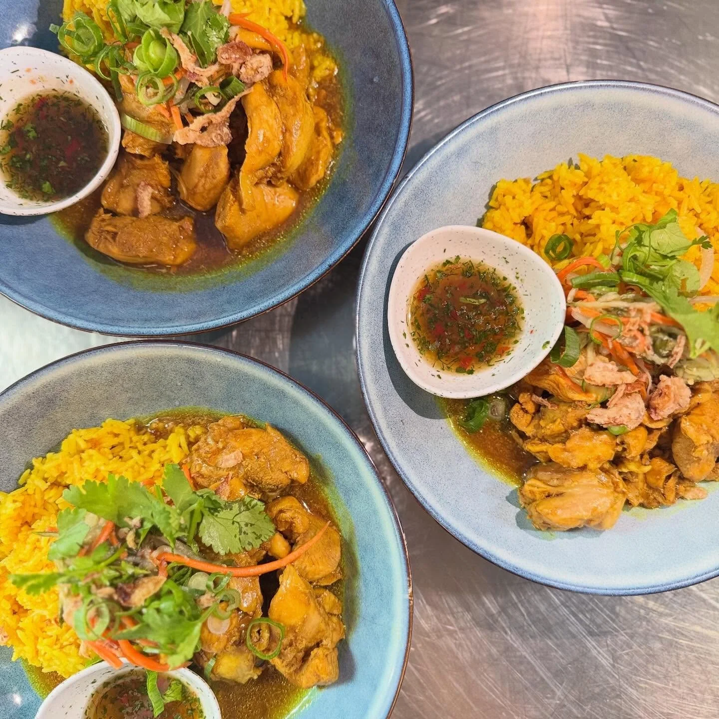 Monday&rsquo;s special &ldquo;Comfort food at its finest &mdash; Kao mok  chicken 🍗🥘💛&rdquo;