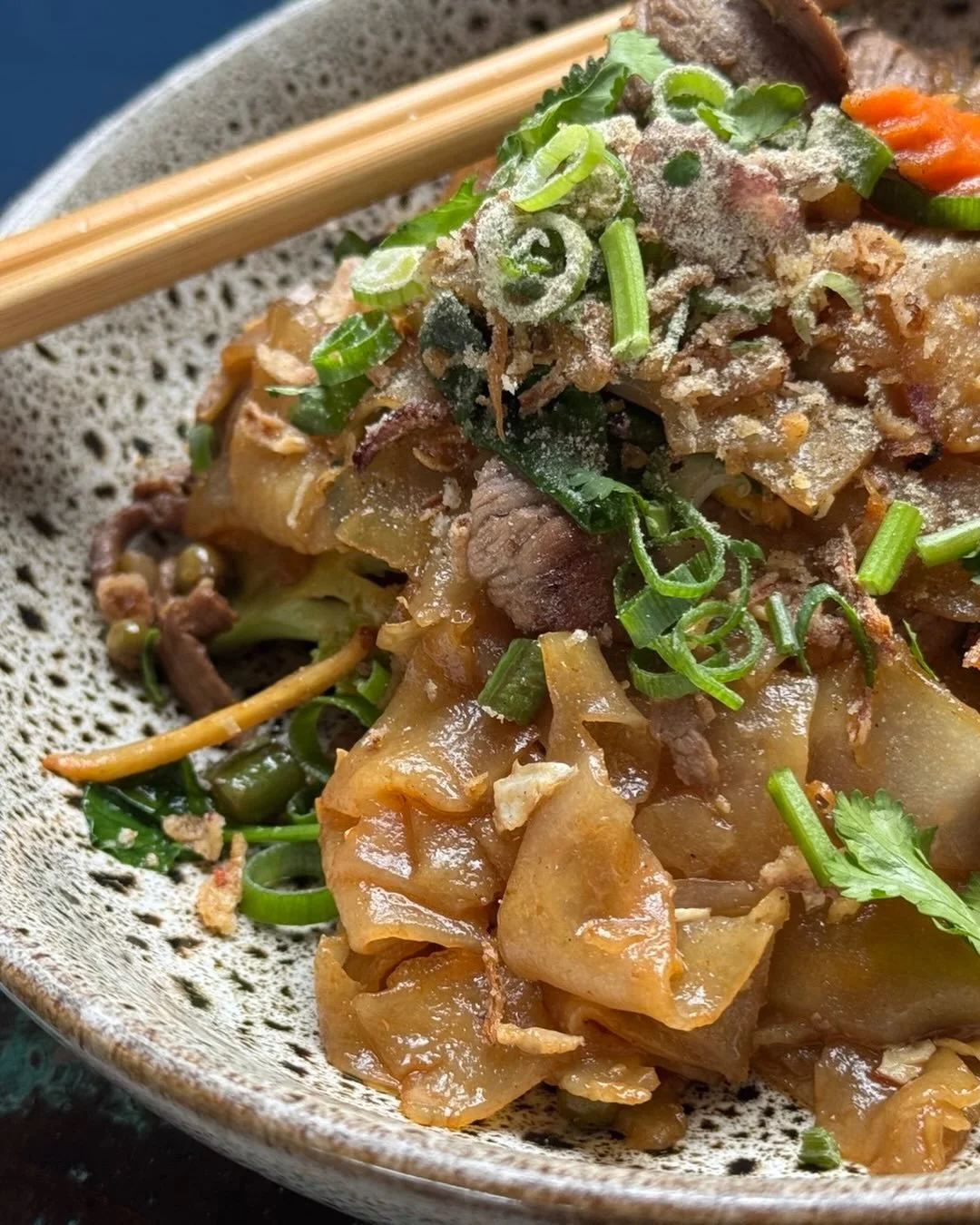 Tuesday = Drunken Noodles 🔥🍜
Served 12&ndash;2.30 pm (or until sold out). Bring the heat!

#brisbaneeats #westendbrisbane #brisbanecafes