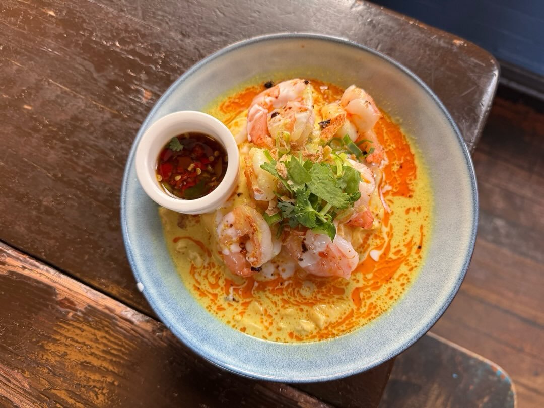 🥚🍤 Prawn Green Curry Omelette with Rice 🍚🌿
Golden, fluffy omelette wrapped around juicy prawns, soaked in our rich, house-made green curry. Served with jasmine rice for the ultimate Thai street food indulgence. 🌶️🇹🇭
⁠
🔥 Only this Sunday at We