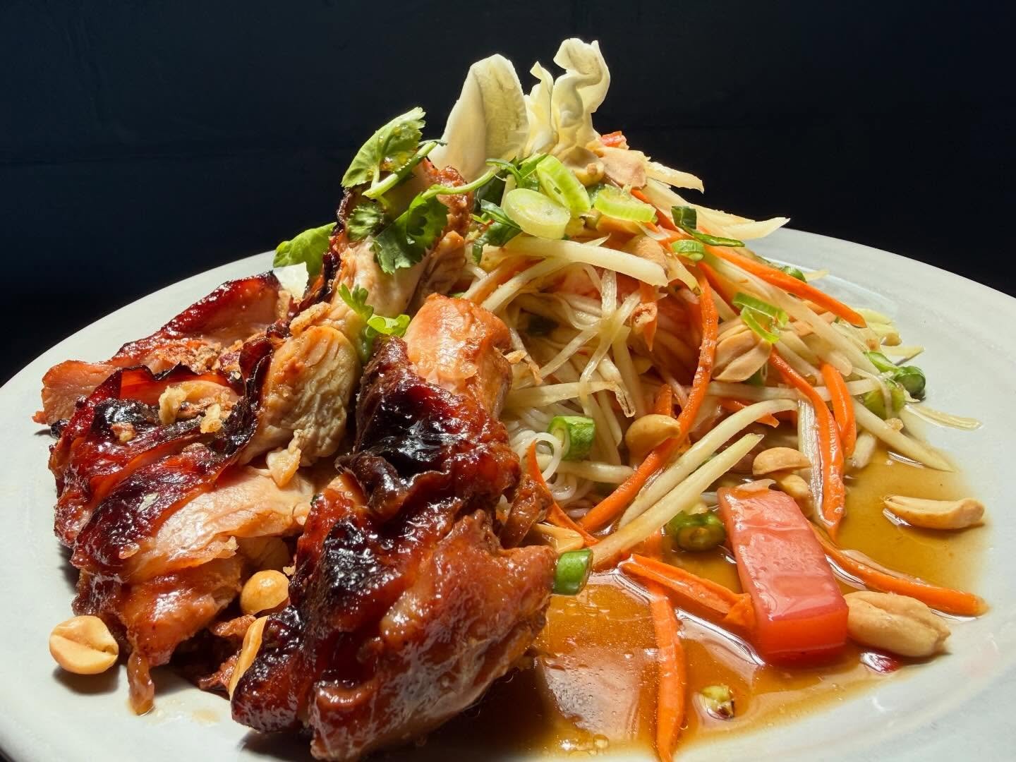 WECH Friday Lunch Special is ready for you! Delicious and succulent Thai-style BBQ Chicken served with Green Papaya Salad and Rice noodles. Available until sold out
 
#westendcoffeehouse #wech #westend4101 #thaifood #lunch