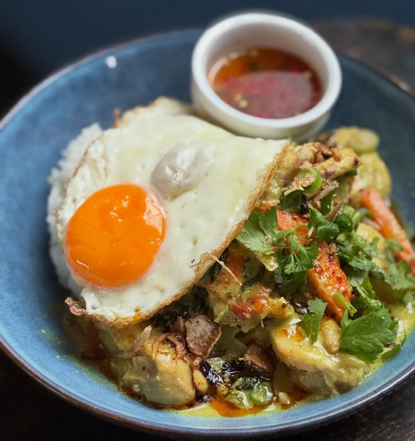 Sunday special 🍛

Green curry, jasmine rice, and a perfectly fried egg on top. 
Rich, fragrant, and exactly what a Sunday should taste like.

Join us in West End and enjoy Thai comfort done right. 💚