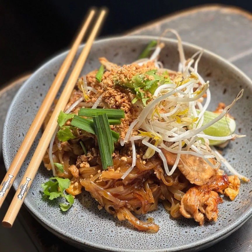 Pad Thai Thursday 👑 Sweet, tangy, nutty perfection &ndash; only on Thursdays for lunch, then it&rsquo;s brunch on the weekend. Don&rsquo;t miss it 🍜✨ #westendeats