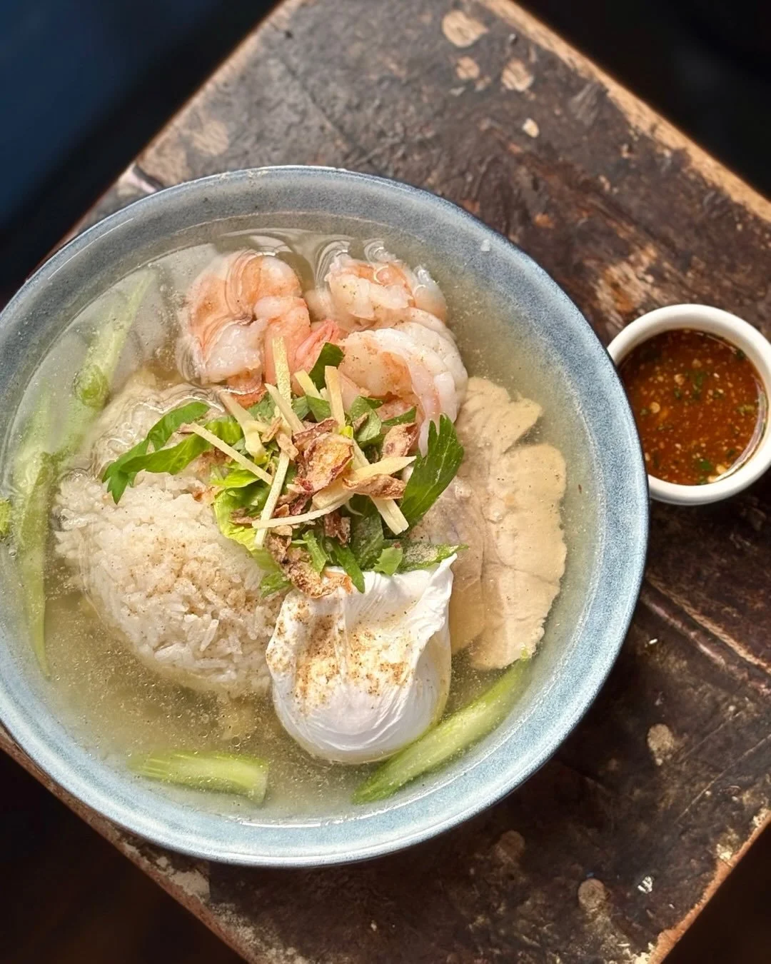 Sunday comfort in a bowl 🍲✨ 

Today&rsquo;s special: Kao Tom Seafood &mdash; a warm, soothing Thai rice soup with fresh fish &amp; juicy prawns, cooked to perfection and packed with flavour. 

Perfect for a slow Sunday at West End ☕💛 
Come by, unwi