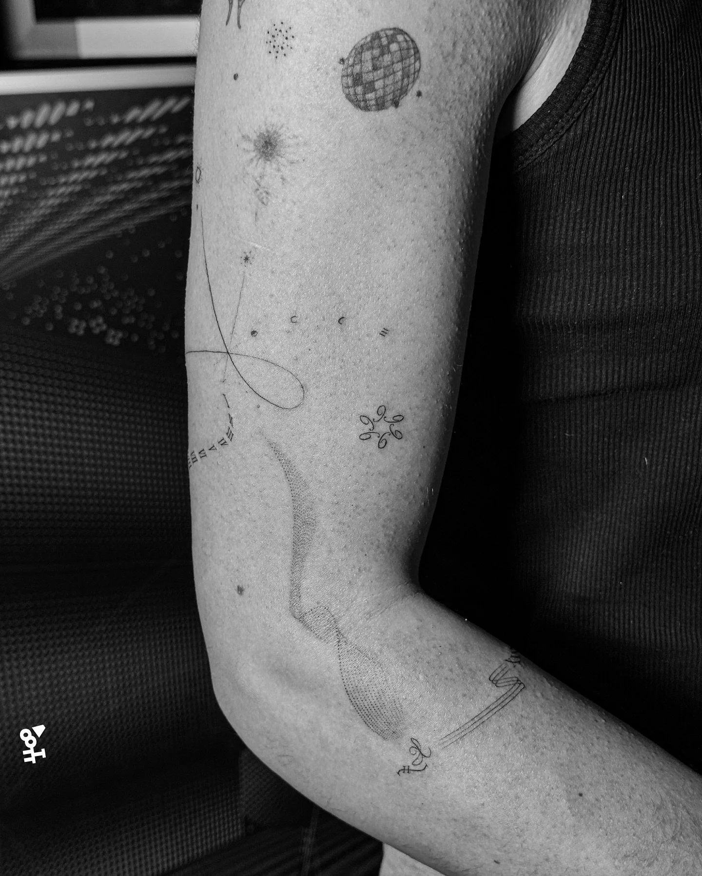 El tiempo explot&oacute; y entenderlo no import&oacute; tanto como sentirlo

#finelinetattooartist