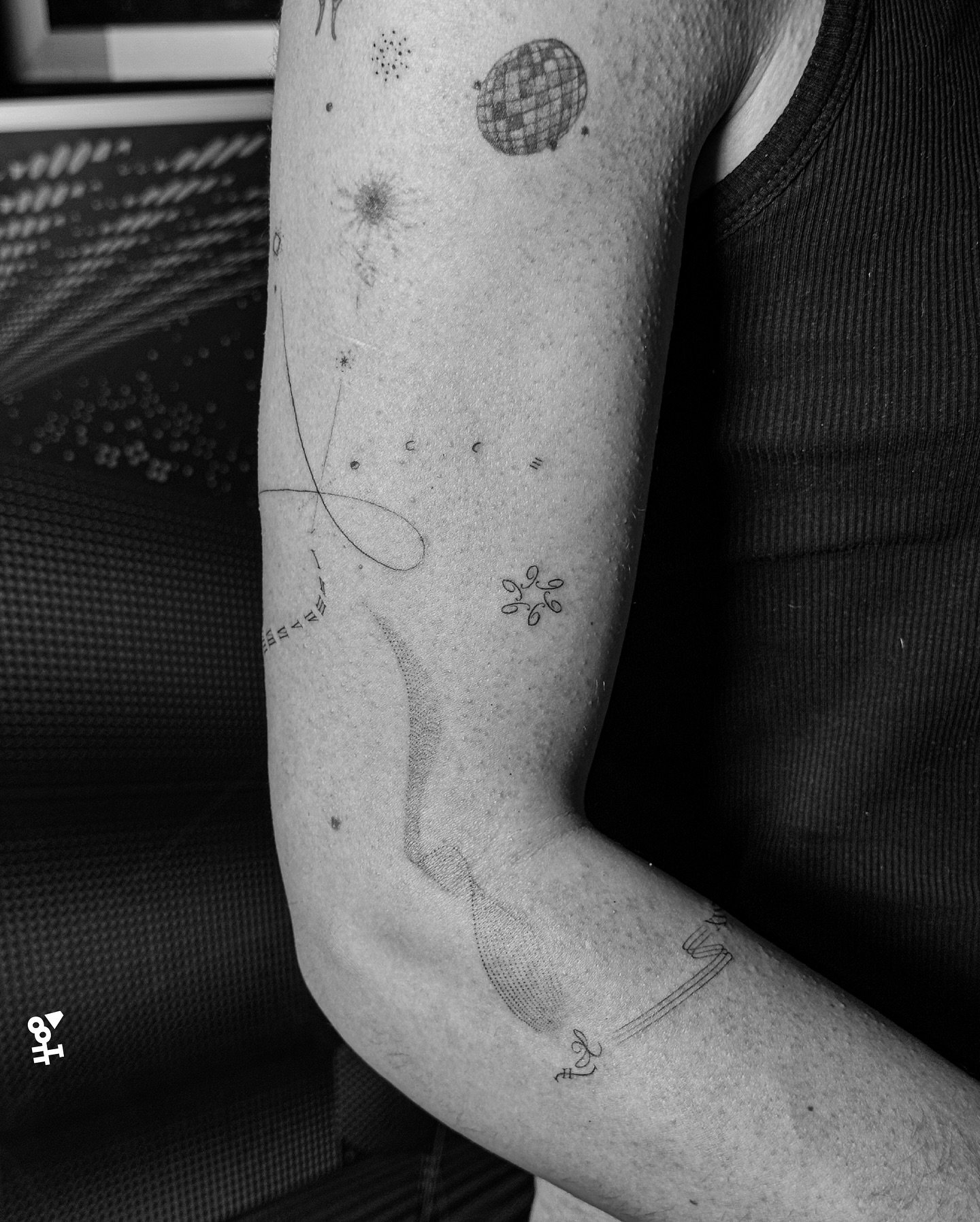 El tiempo explot&oacute; y entenderlo no import&oacute; tanto como sentirlo

#finelinetattooartist