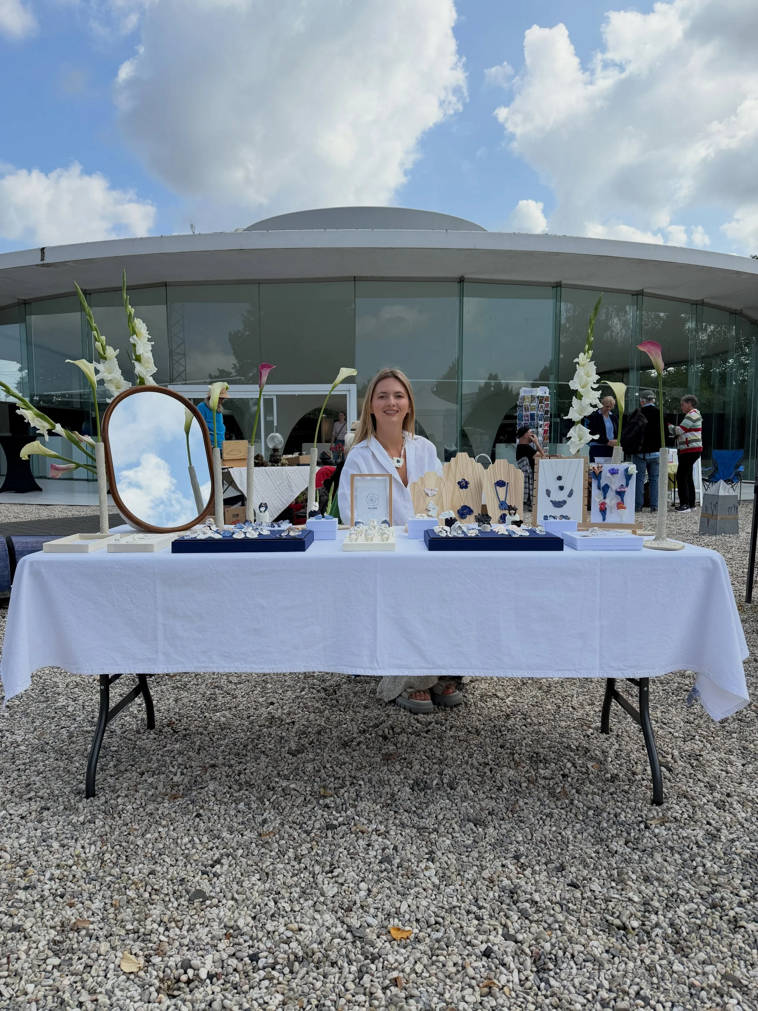 My first two markets 🤍

Watching a piece find its person is the most special part. 

Then there&rsquo;s meeting so many people, seeing their reactions, hearing their thoughts about my work. There&rsquo;s an exchange of energy that fuels my creativit
