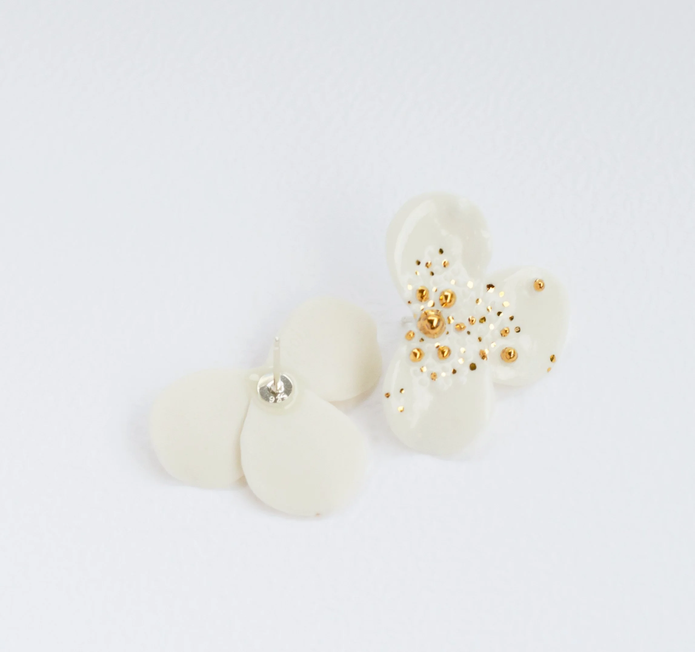 golden-pollen-porcelain-earrings-3.jpg