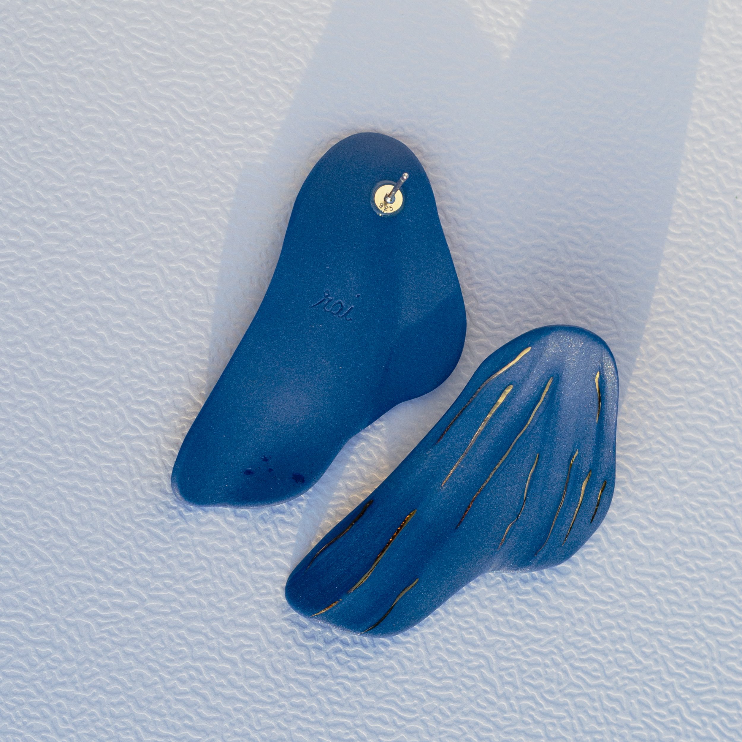 looking-out-porcelain-earrings-03.jpg