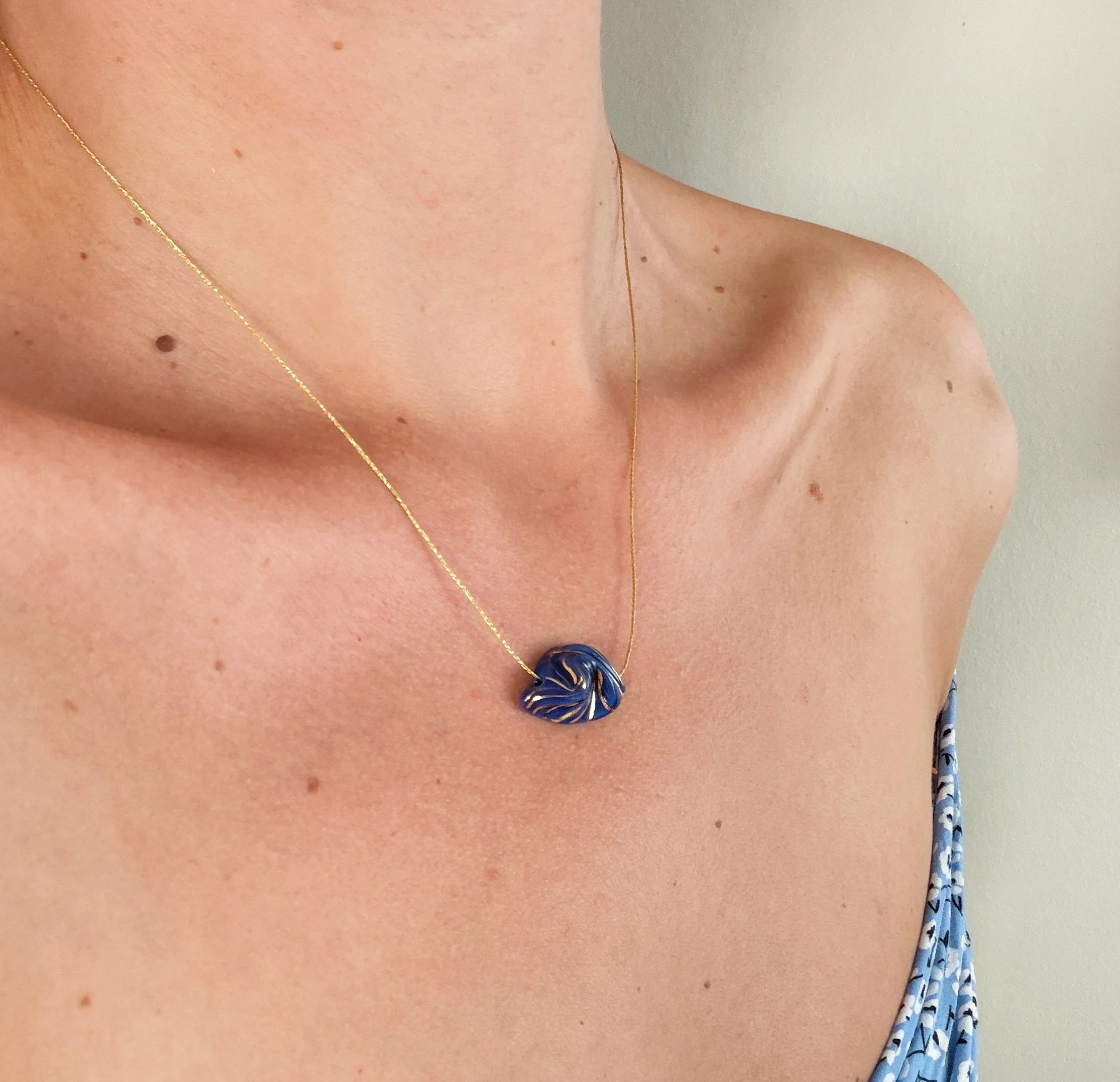 carry-the-sea-III-porcelain-necklace-3.jpg