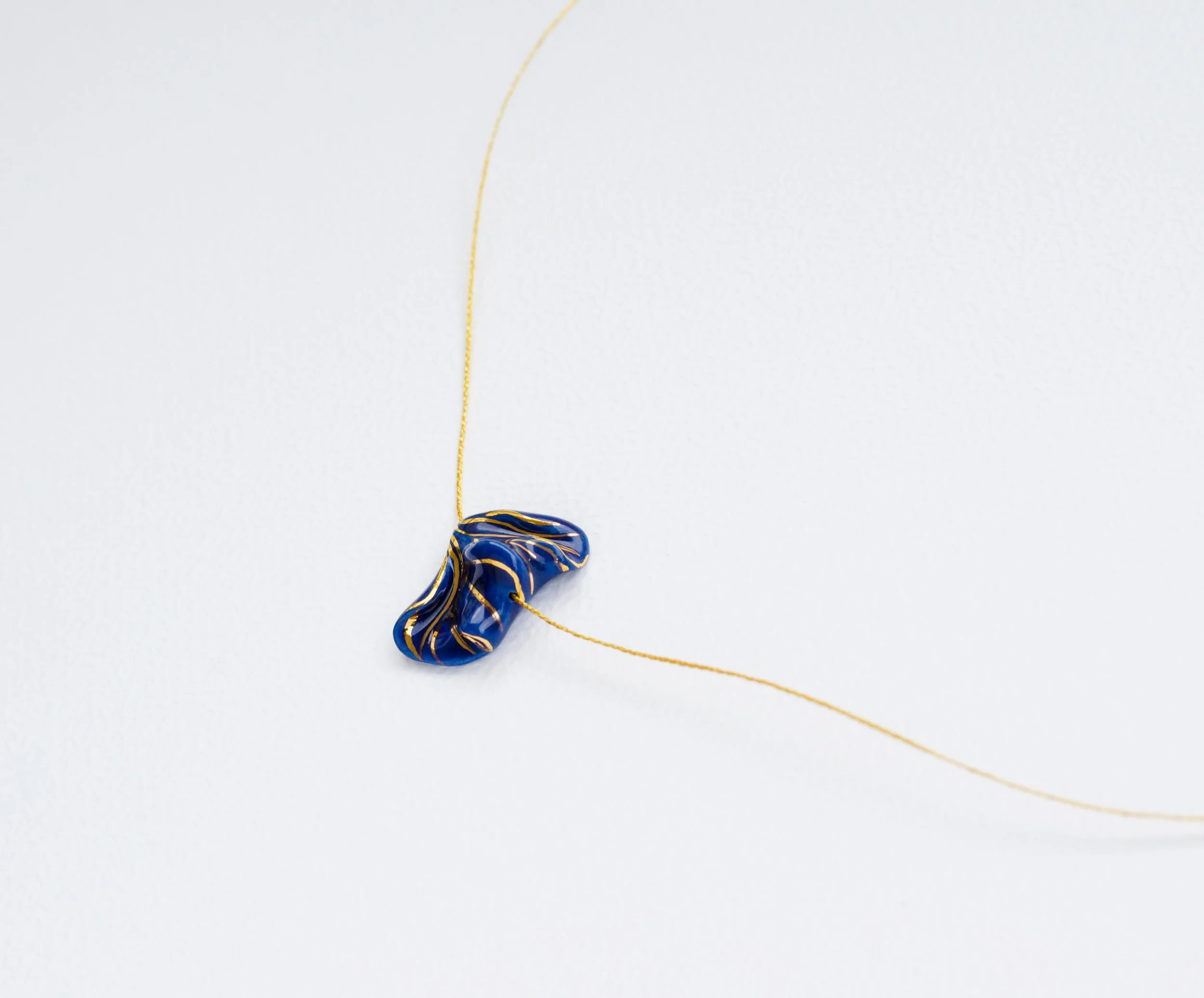 carry-the-sea-IV-porcelain-necklace-4.jpg