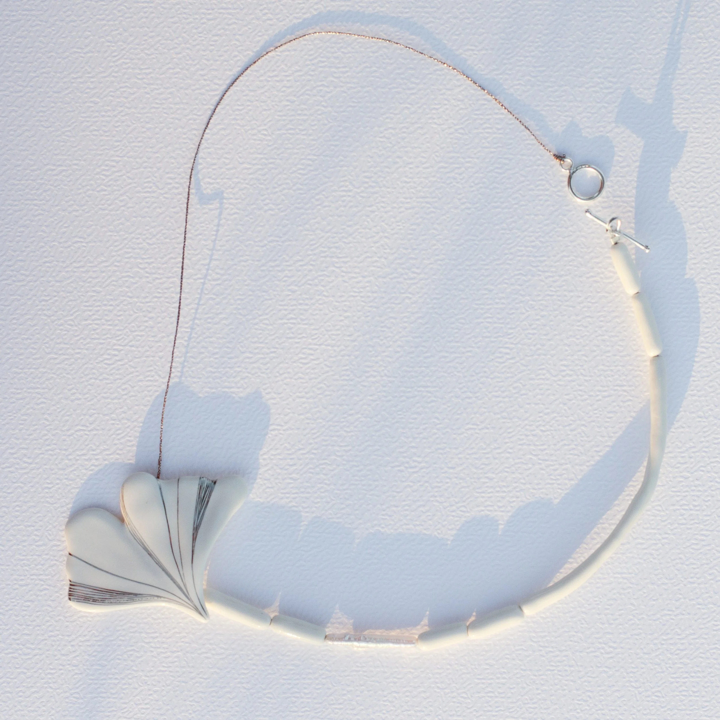still-here-porcelain-necklace-pearl-2.jpg