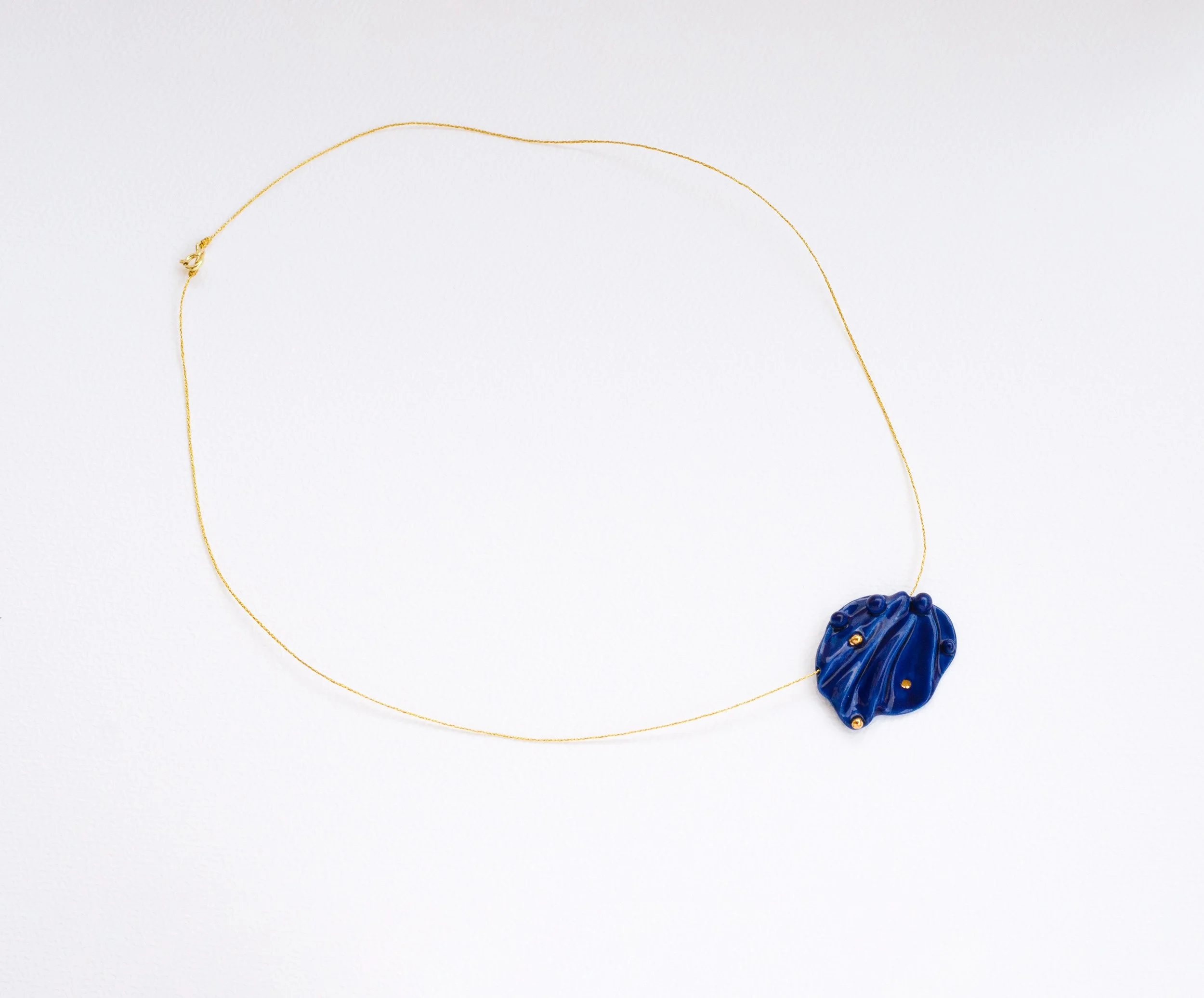 carry-the-sea-V-porcelain-necklace-2.jpg