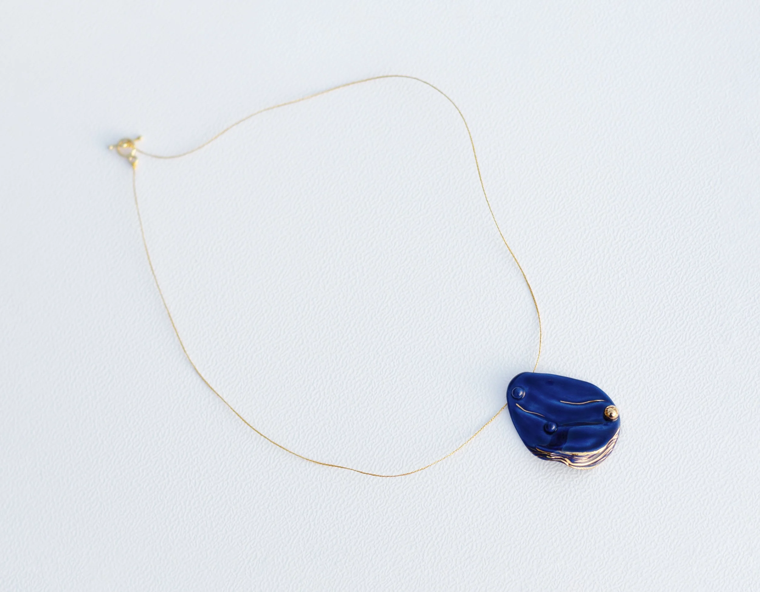 carry-the-sea-VI-porcelain-necklace-2.jpg