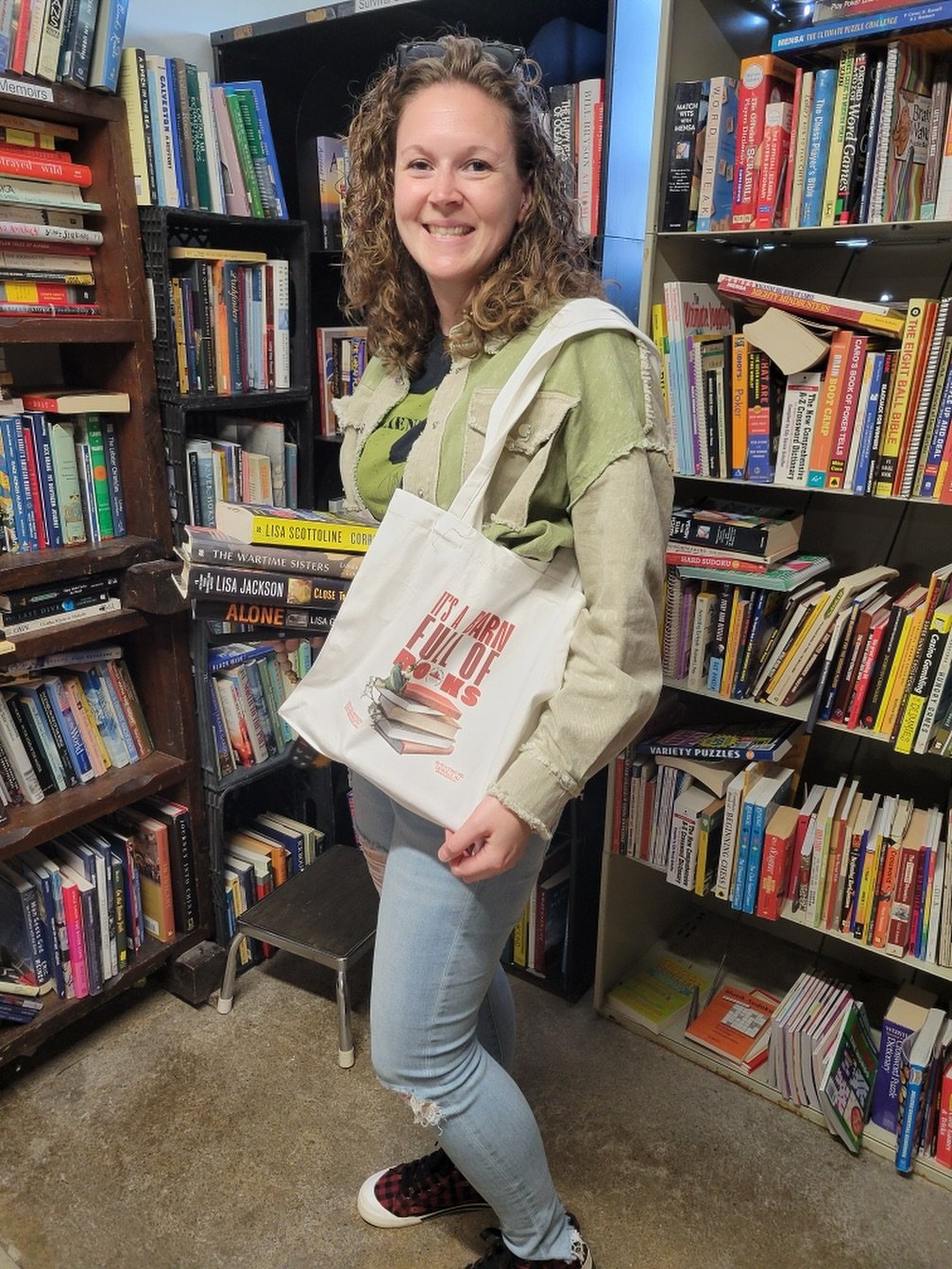@bonkers_for_books came all the way from Buffalo, NY to visit the Book Barn. And she&rsquo;s sporting the very first ever limited edition tote bag! 

We love that she came all the way from Buffalo! Hope she got some great books!

#bookbarn #bookbarnc