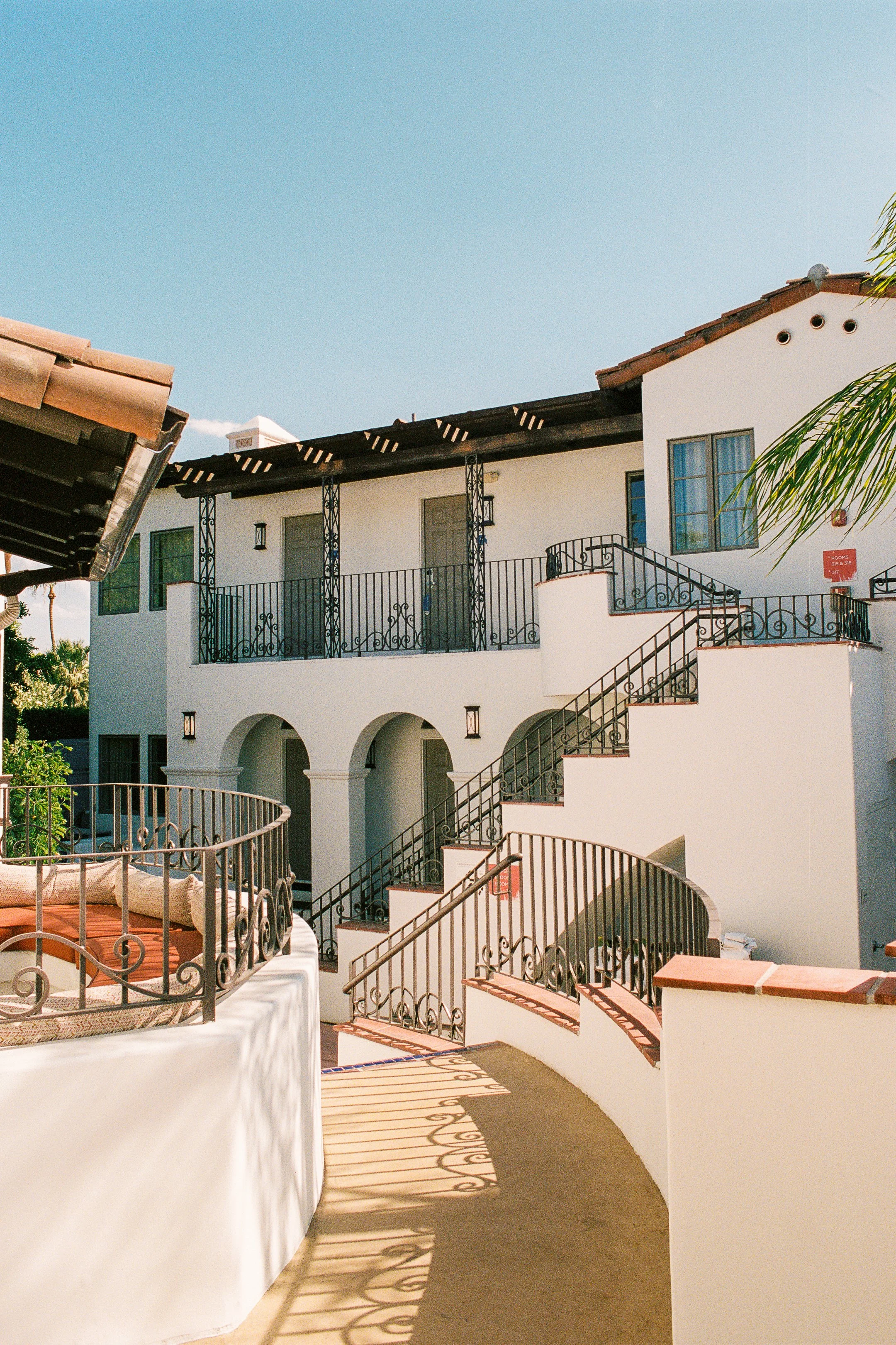 001997-R1-020-8A.jpg
