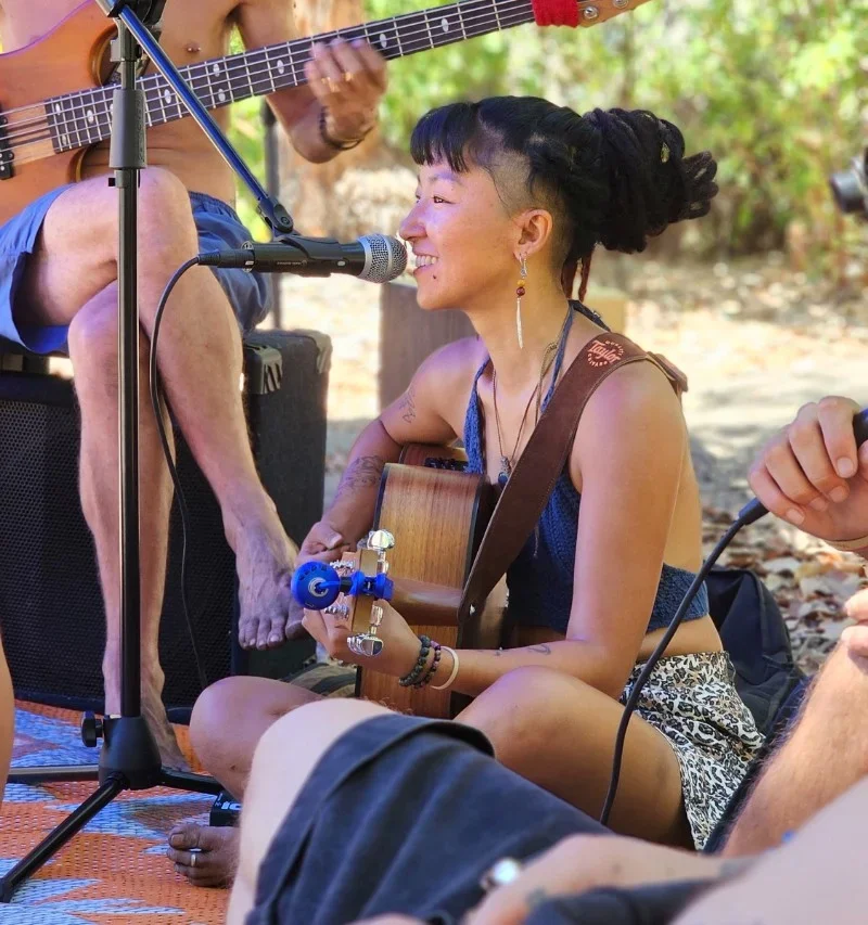 Live music at The Tea House with Summer