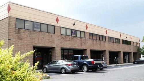 Flex space for small businesses, 10821 Plantside Louisville KY, 1100-2500 SF commercial suites for lease