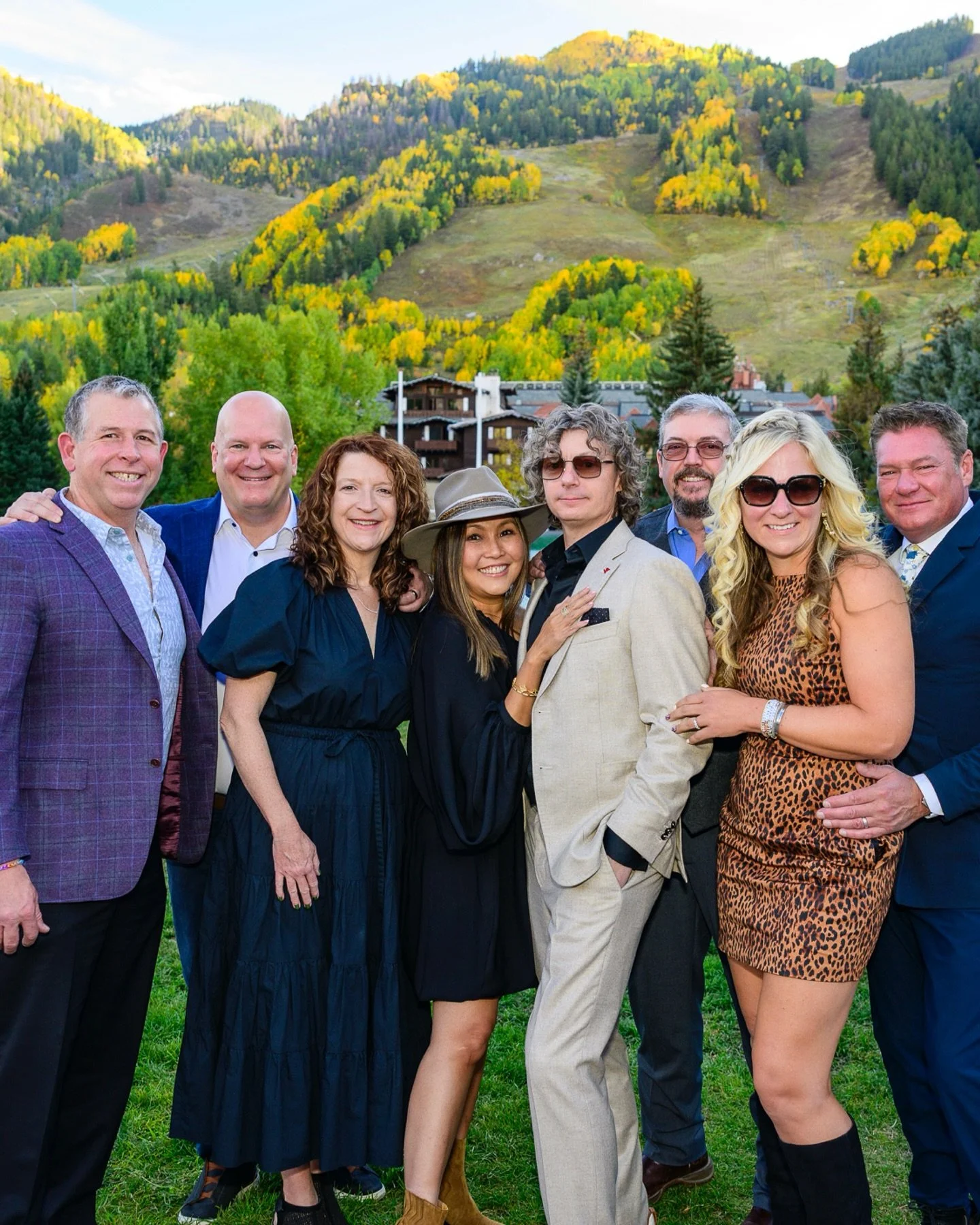 Fall Birthday vibes..Aspen style 🍂🥂

A sneak peak from great evening capturing Scotty&rsquo;s birthday celebrations with family and friends 🎉🍾
.
.
.
.
.
.
.

#Aspen #AspenLife #AspenColorado #aspenco #AspenVibes #AspenCelebrations #AspenStyle #Bi