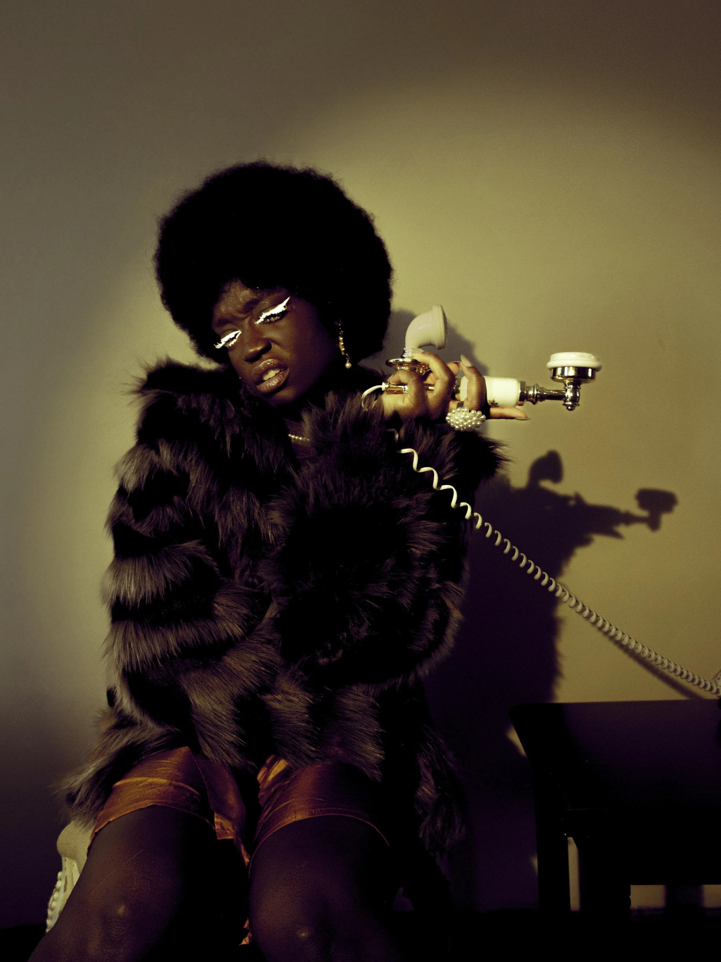 Mazi Smazi: CAINT USE MY PHONE 001